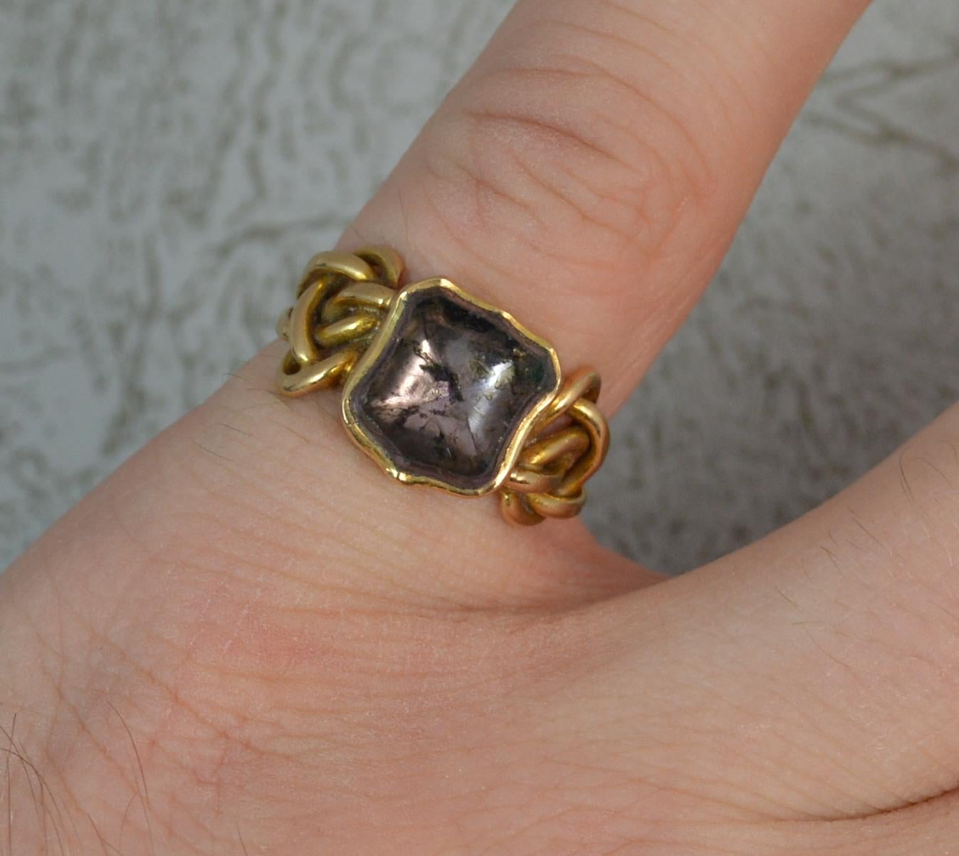Georgian Foiled Rock Crystal Shield 15 Carat Gold Knot Signet Ring 3
