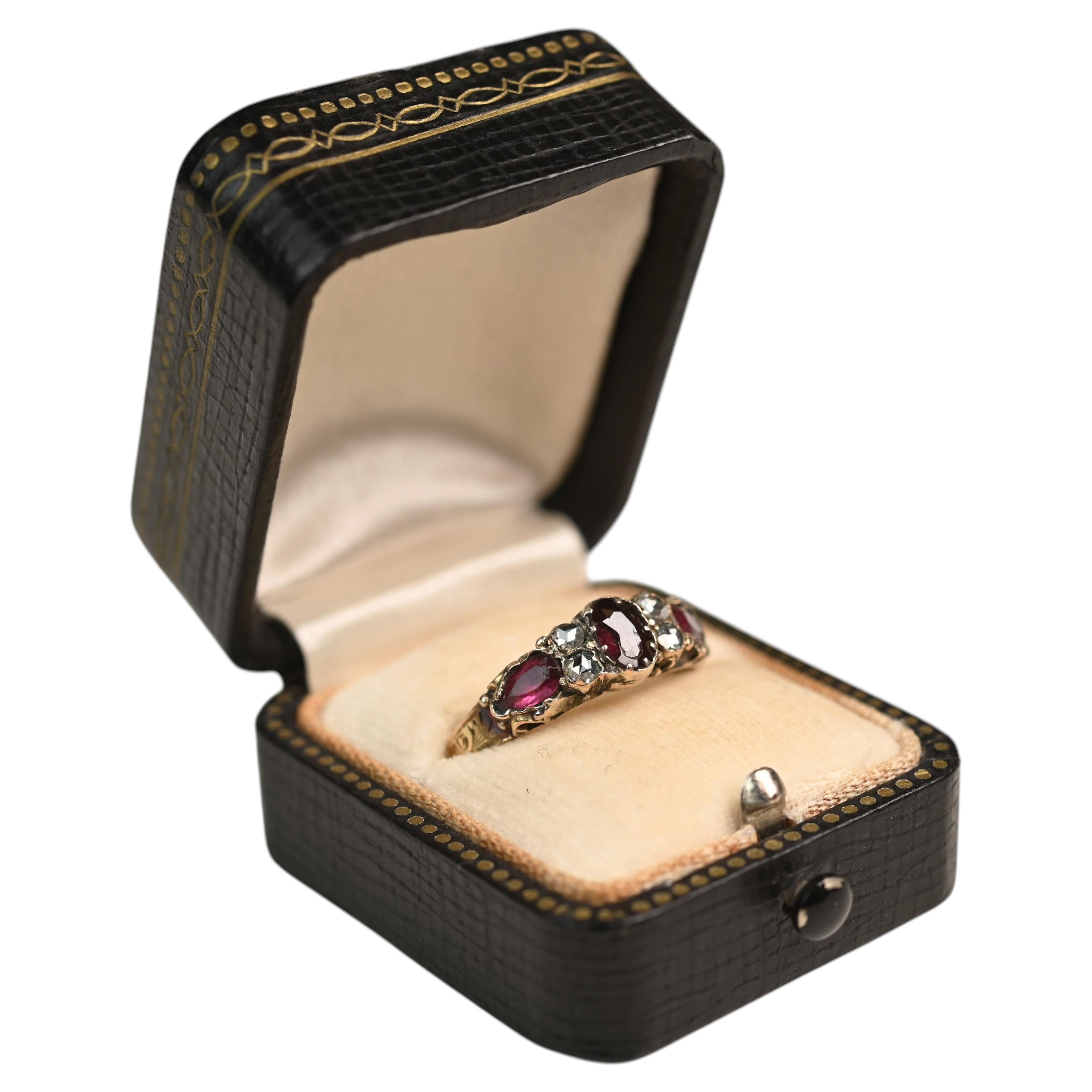 Georgian Garnet and Diamond Ring. 15K Yellow Gold Engagement Engraved Detailing For Sale