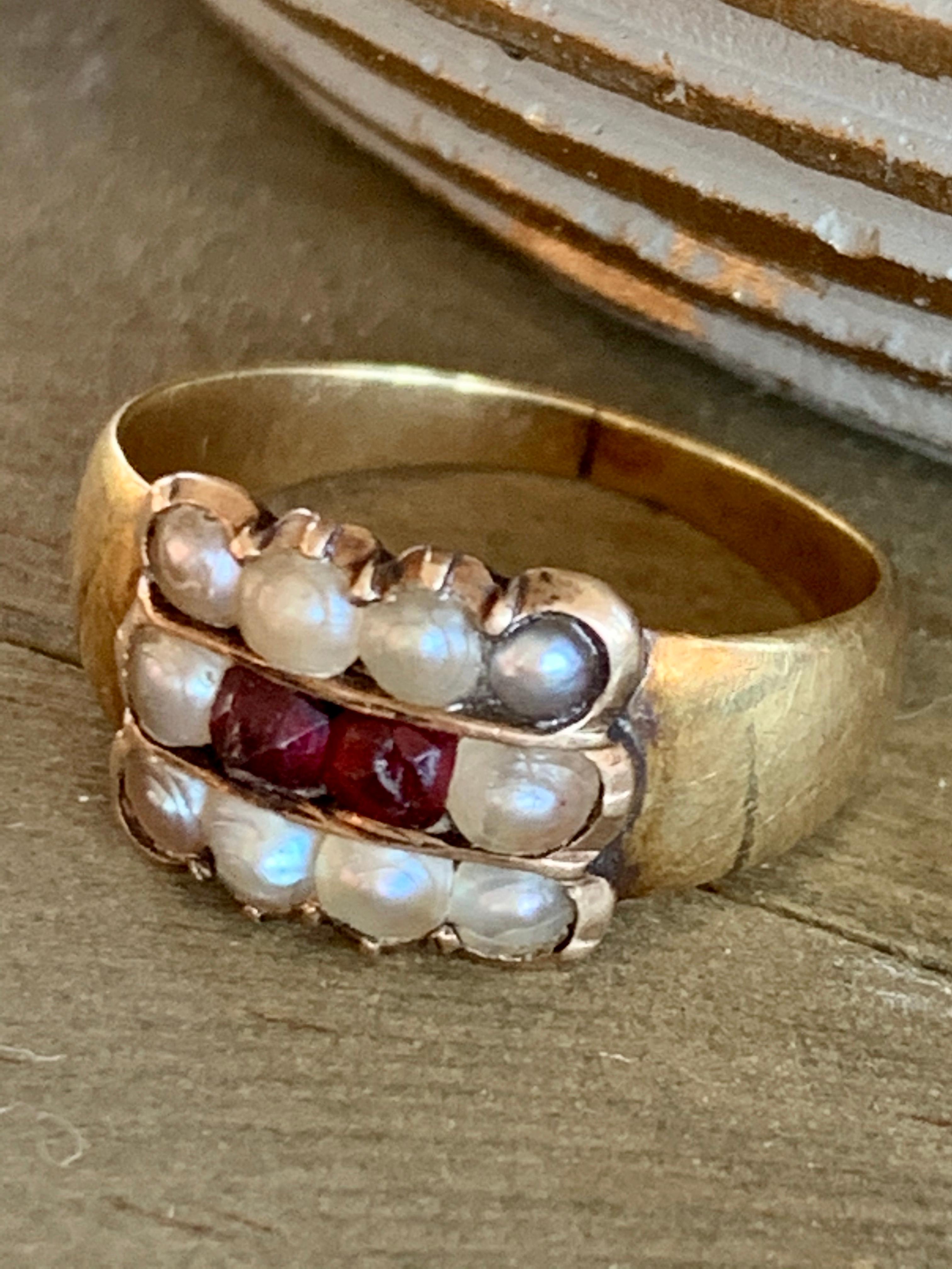 Georgian Garnet and Pearl 14 Karat Yellow Gold Ring In Good Condition In St. Louis Park, MN