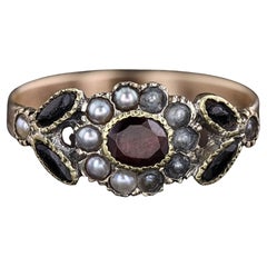 Antique Georgian Garnet Ring of 14k Gold