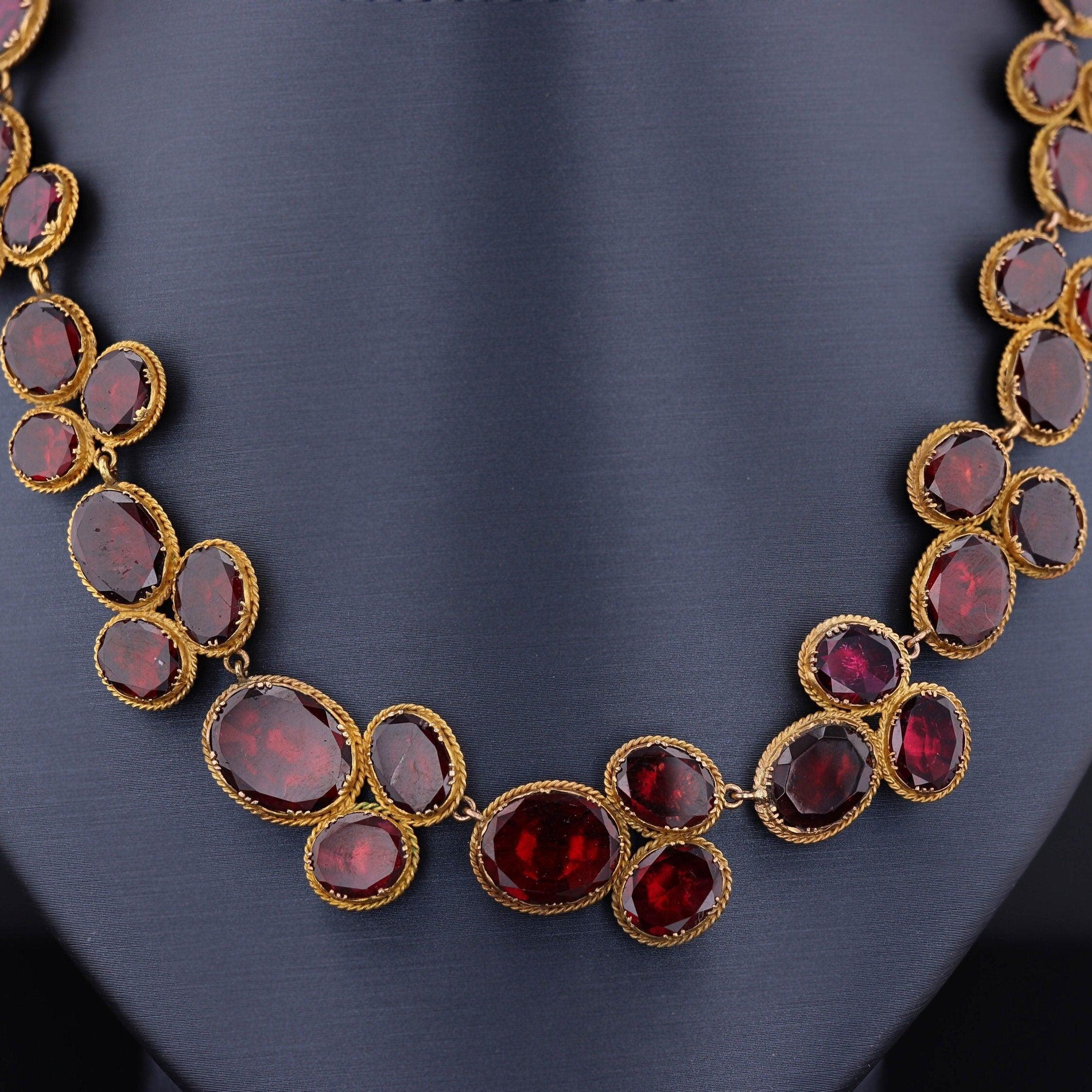 Georgien Collier rivière géorgien en or 14 carats en vente
