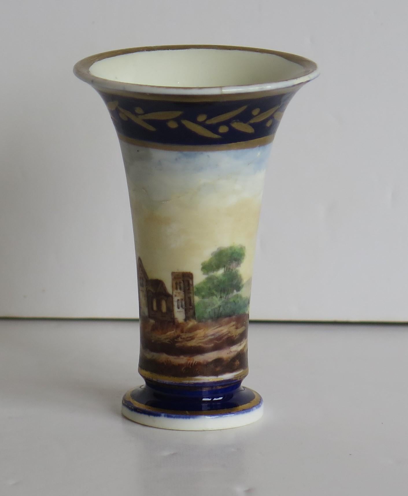 Georgian Set of 3 Miniature Vases Porcelain Hand Painted Scenes,  Circa 1820 In Good Condition For Sale In Lincoln, Lincolnshire