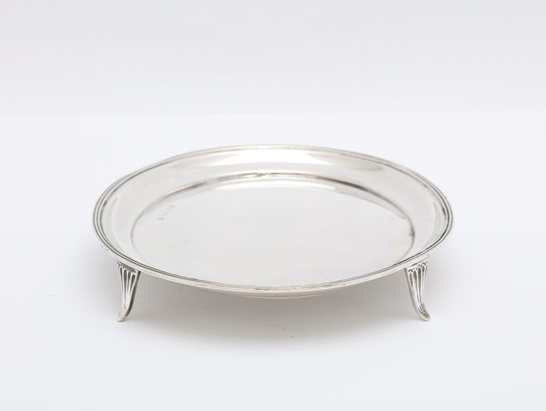 Georgian 'George II', Style Sterling Silver Salver/Platter In Good Condition For Sale In New York, NY