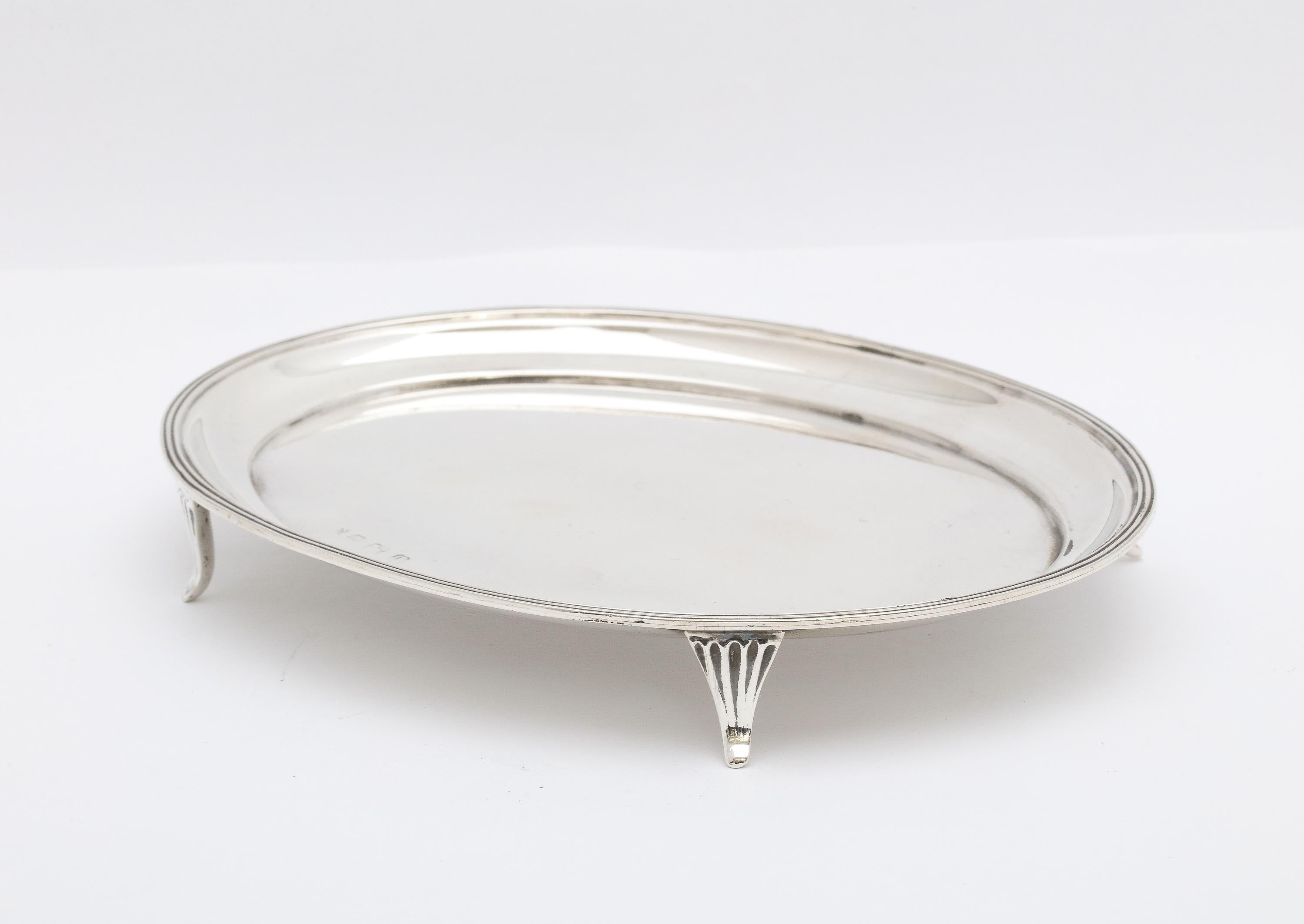 Early 20th Century Georgian 'George II', Style Sterling Silver Salver/Platter For Sale