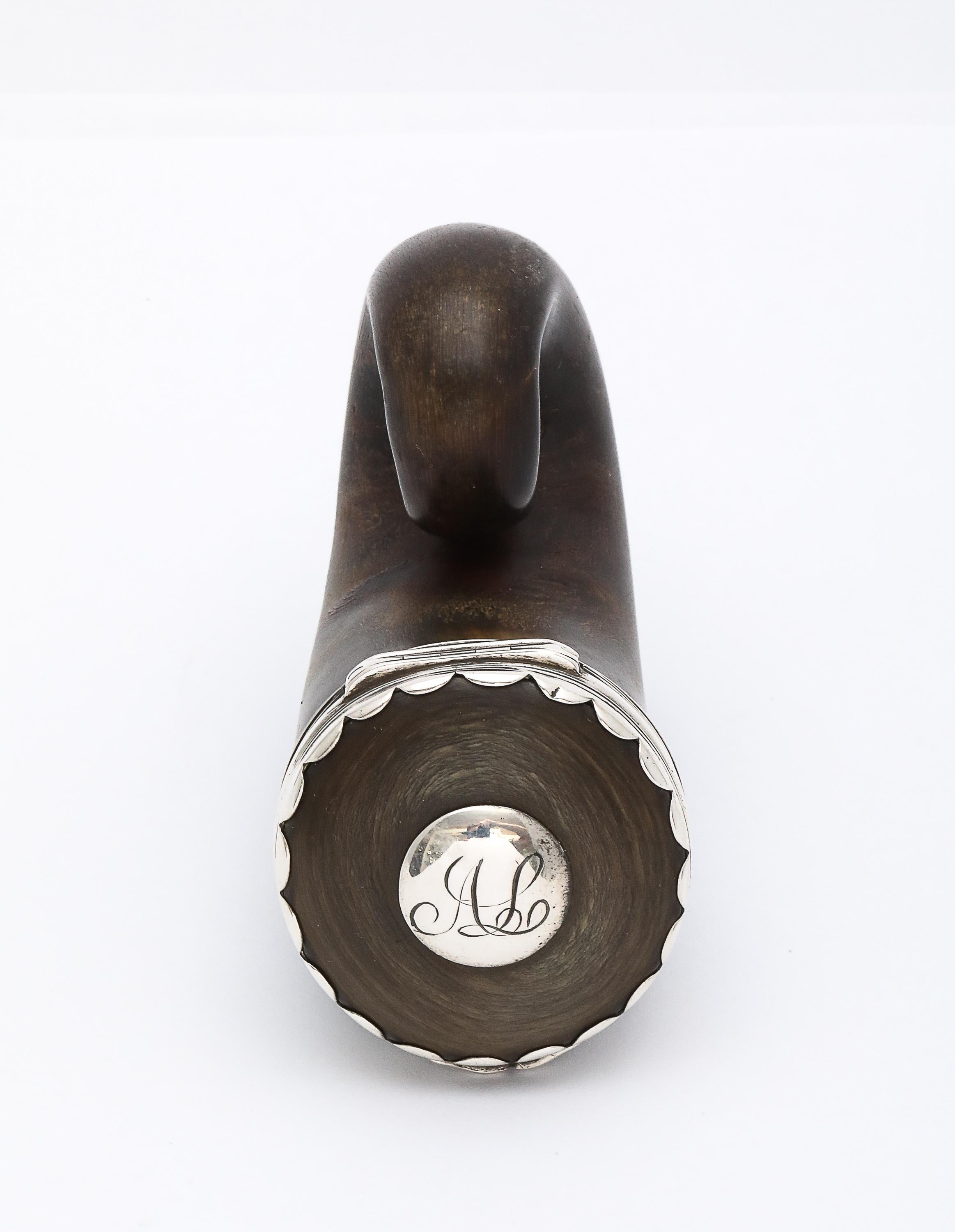 Moule à priser d'époque géorgienne (George III) monté en argent sterling avec couvercle à charnière en vente 4