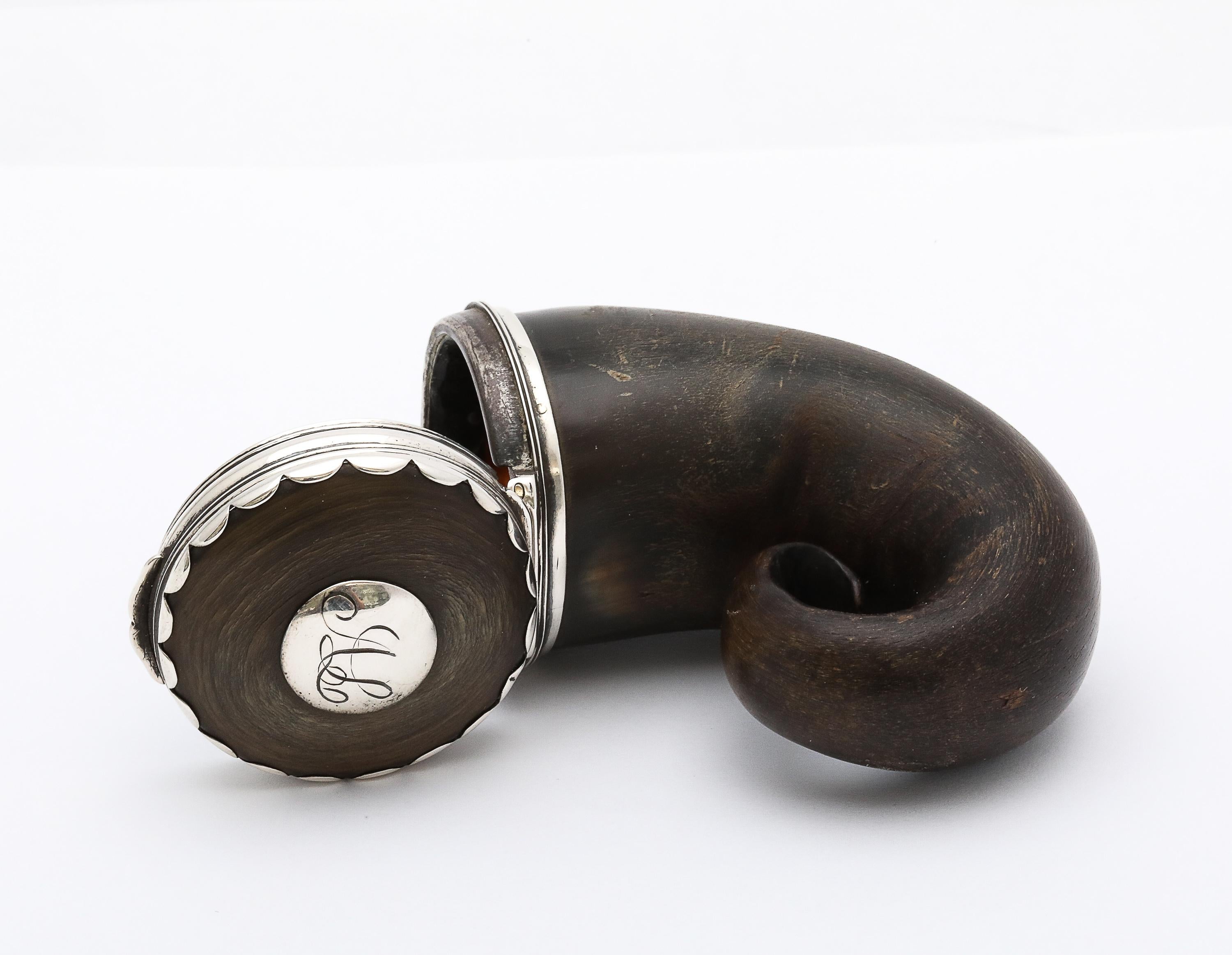 Moule à priser d'époque géorgienne (George III) monté en argent sterling avec couvercle à charnière en vente 5