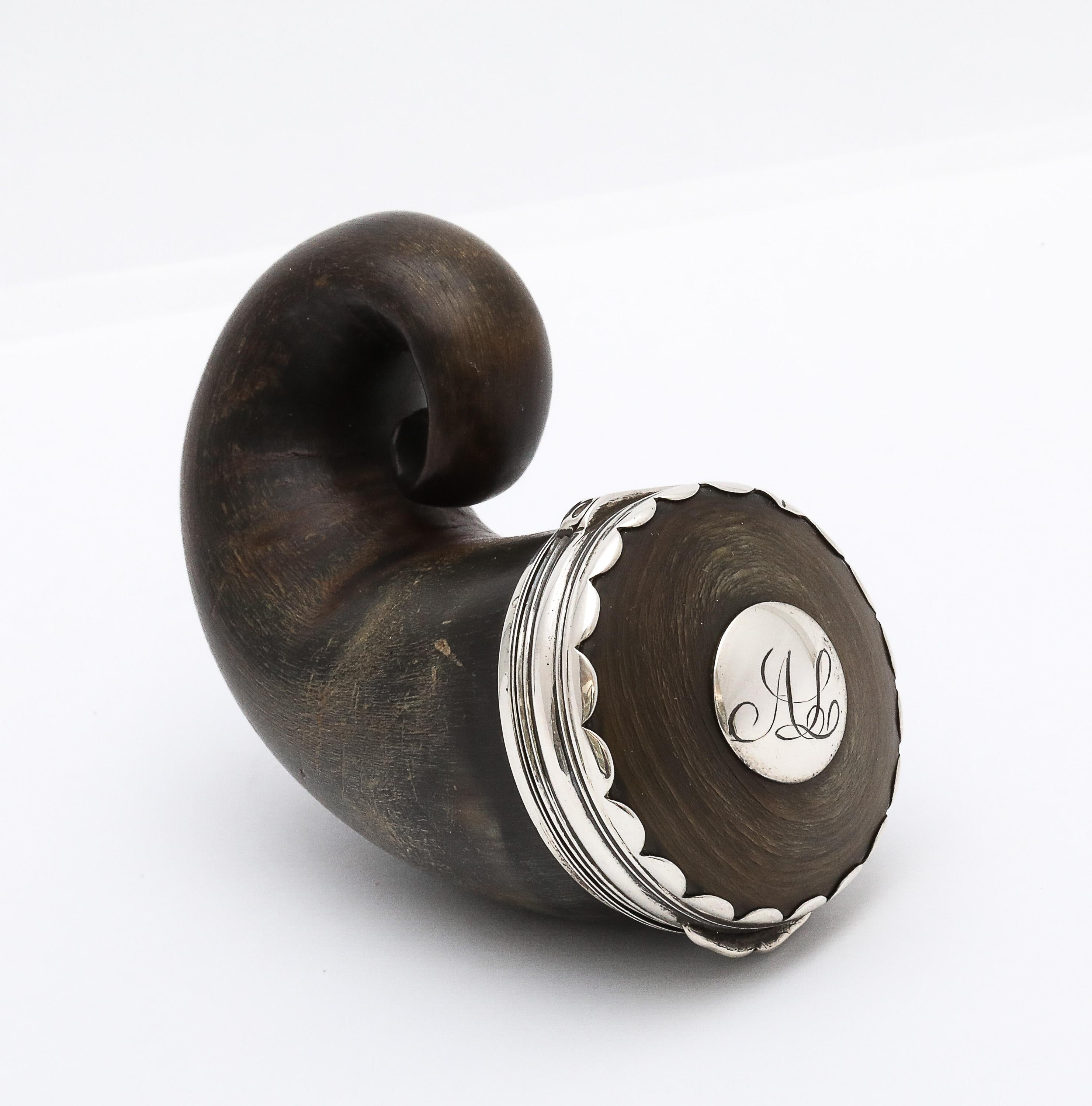 Moule à priser d'époque géorgienne (George III) monté en argent sterling avec couvercle à charnière en vente 3