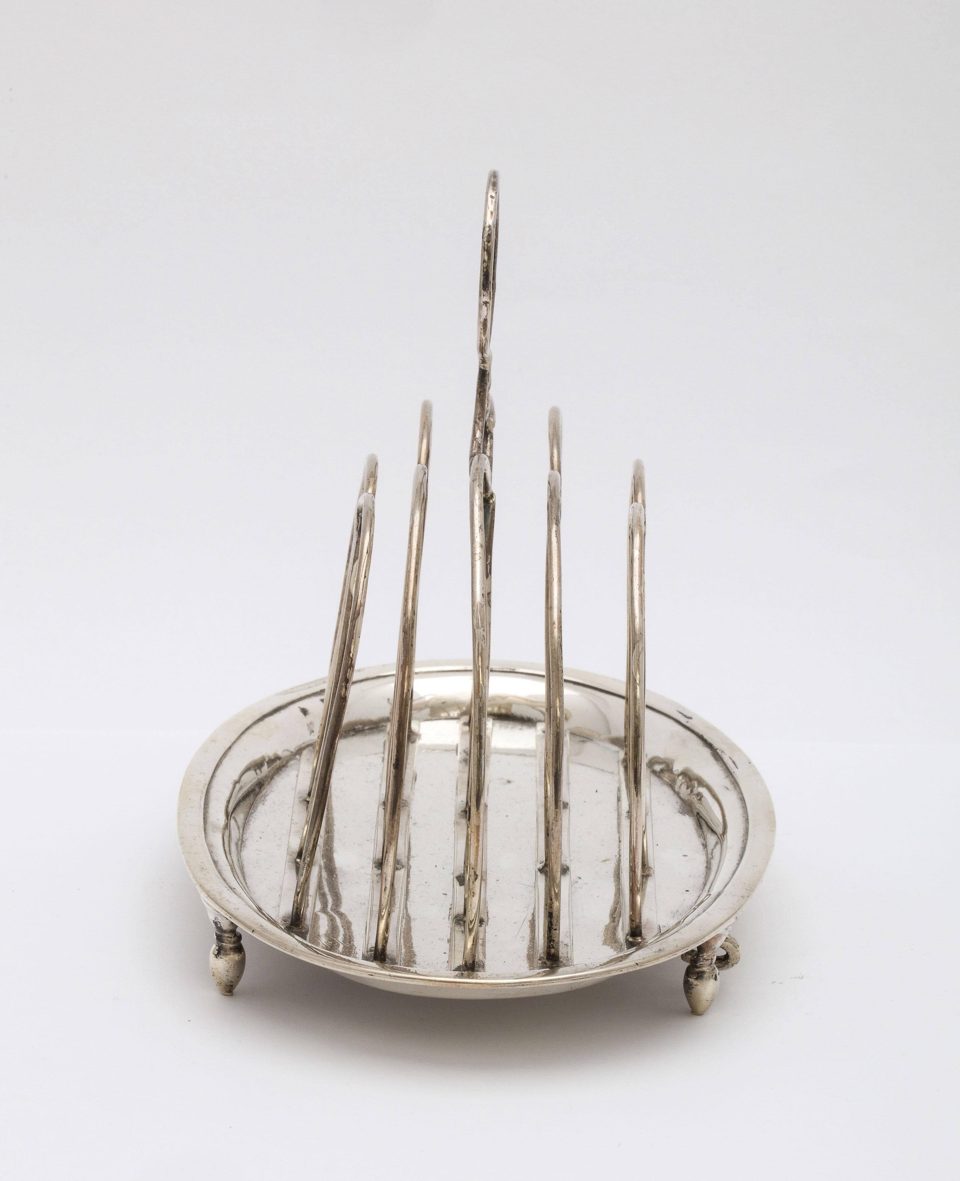 Georgianische 'George III' Sterling Silber Fuß Toast Rack (George III.) im Angebot