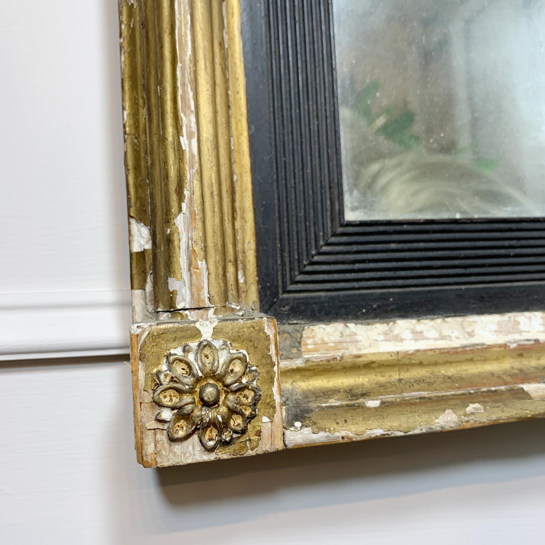 Early 19th Century Georgian Gold Gesso Wall Mirror with Verre Eglomise Gilded Glass Frieze For Sale