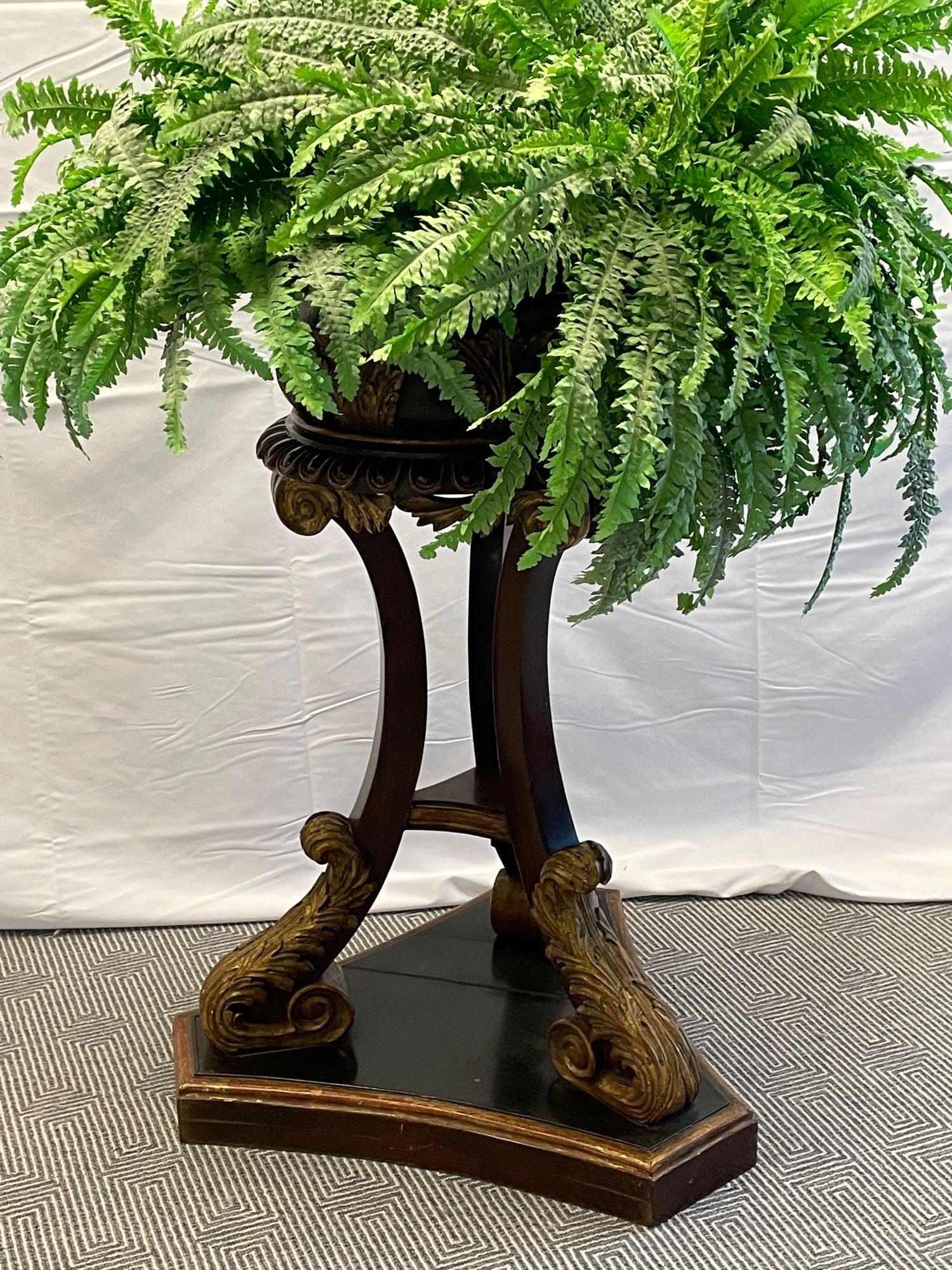 Georgian Gilt Wood Planter, Jardinière, Ebony and Gilt Design In Good Condition For Sale In Stamford, CT