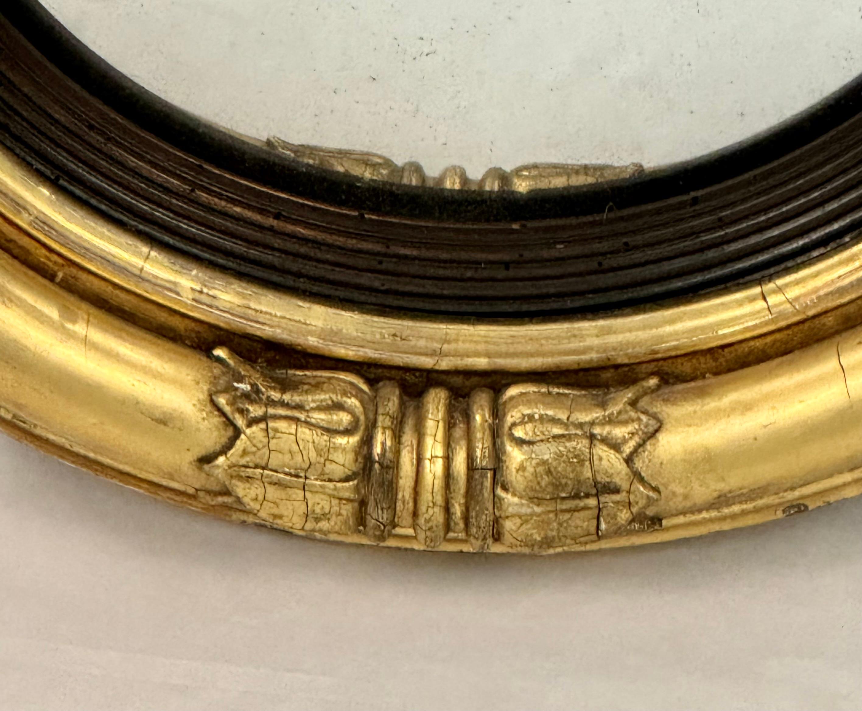 Konvexer Spiegel aus georgischem Giltwood mit Adler im Angebot 5