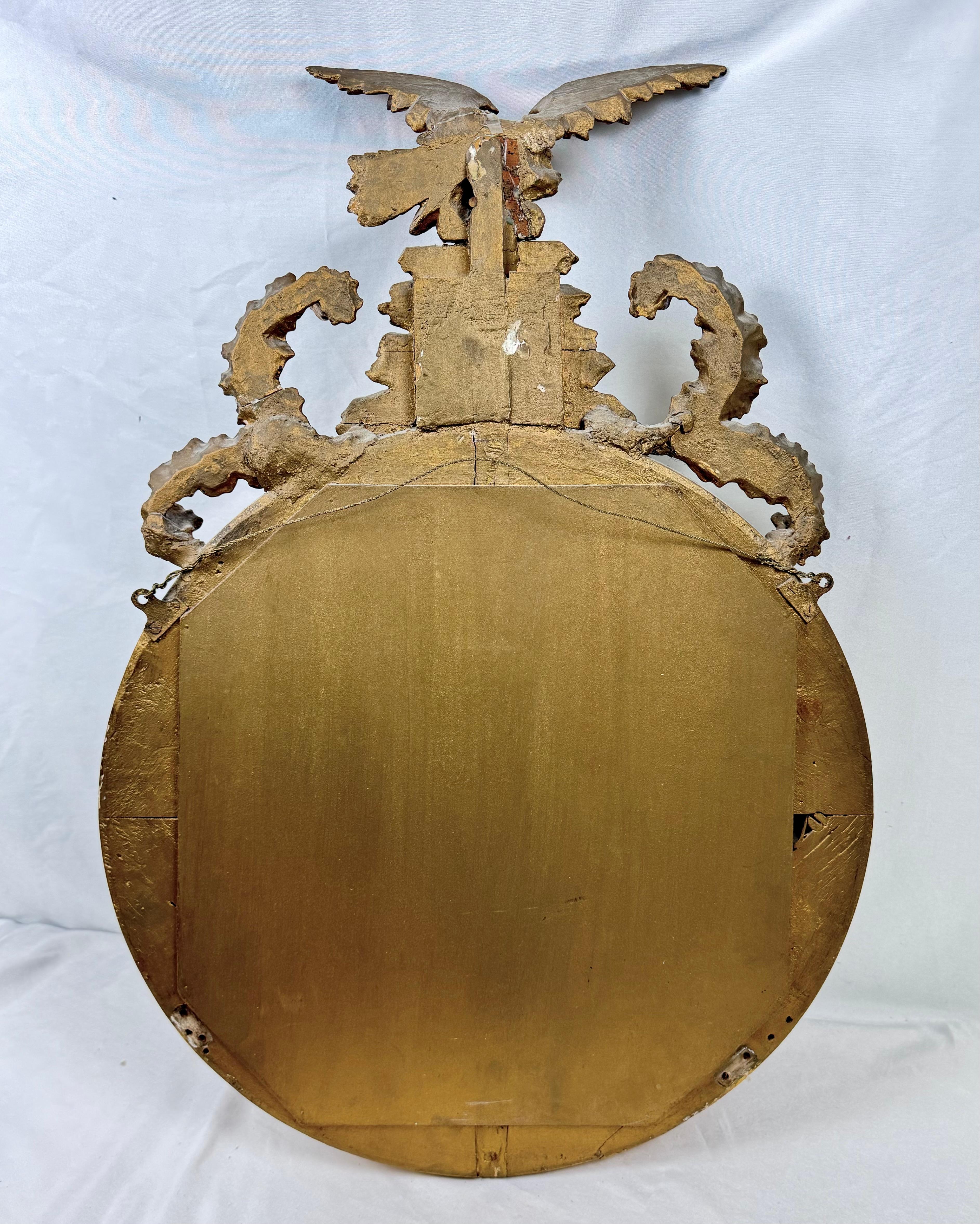 Konvexer Spiegel aus georgischem Giltwood mit Adler im Angebot 2
