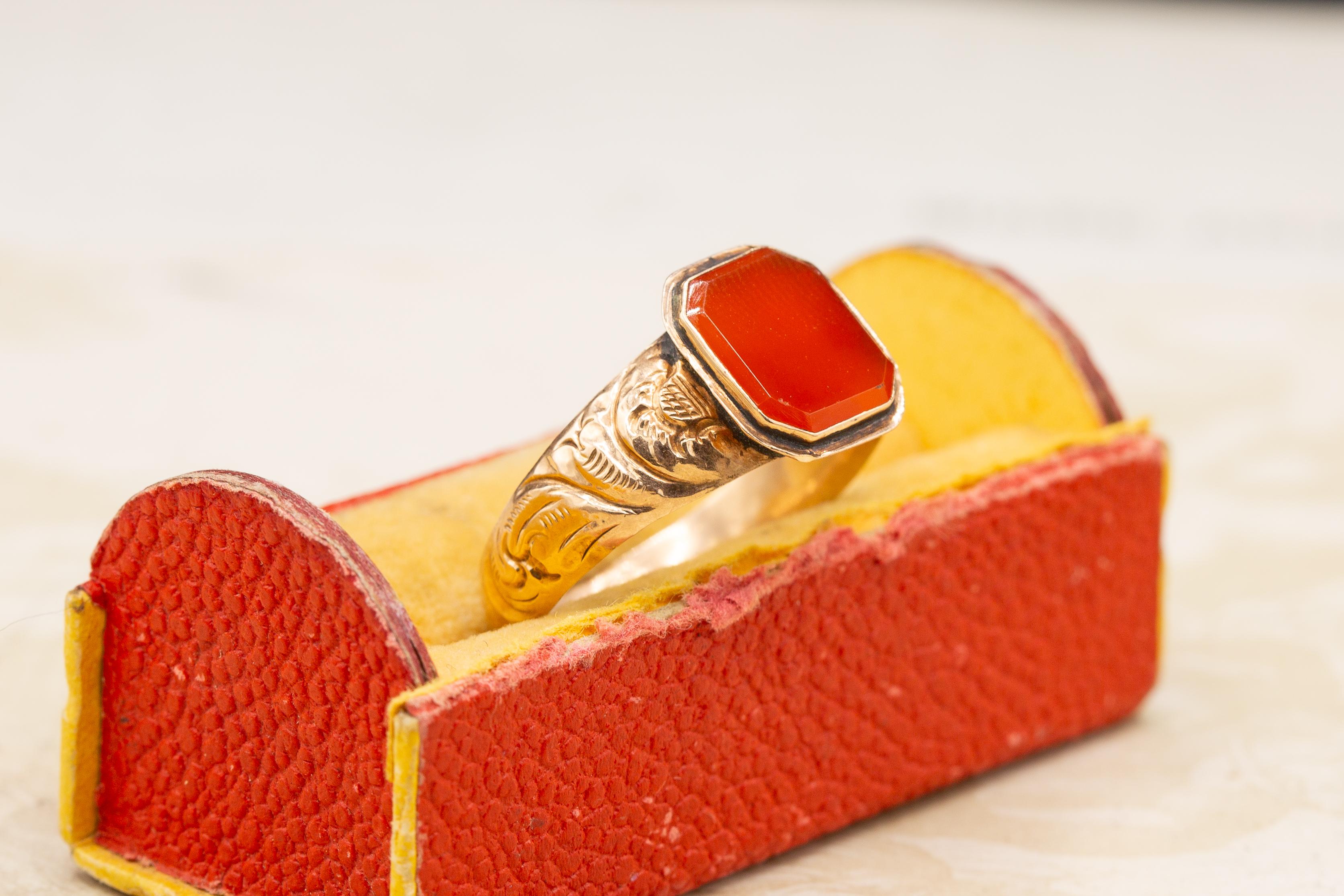 Georgian Gold and Carnelian Signet Ring Large 19th Century Antique Seal Ring  For Sale 5