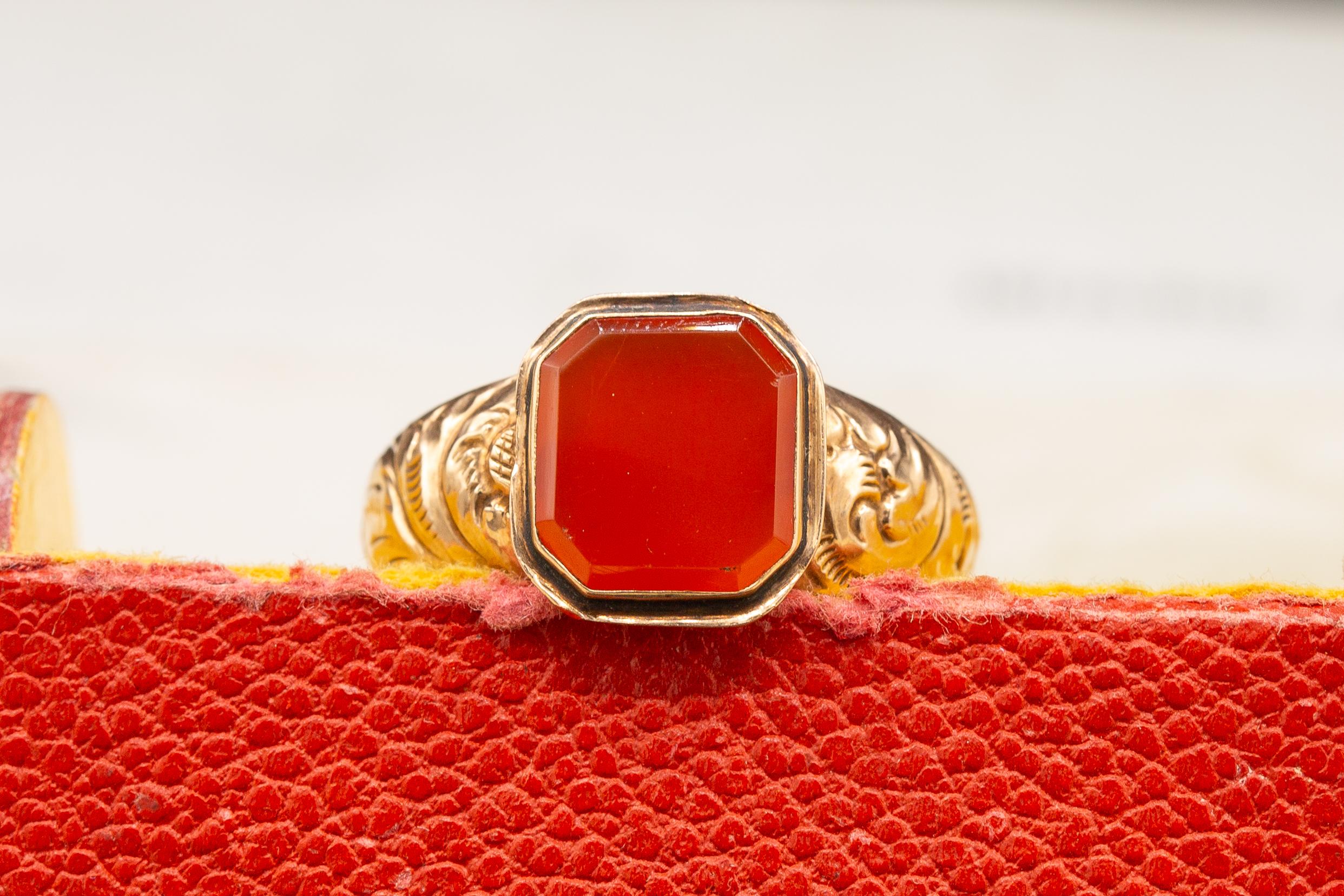 Georgian Gold and Carnelian Signet Ring Large 19th Century Antique Seal Ring  For Sale 3