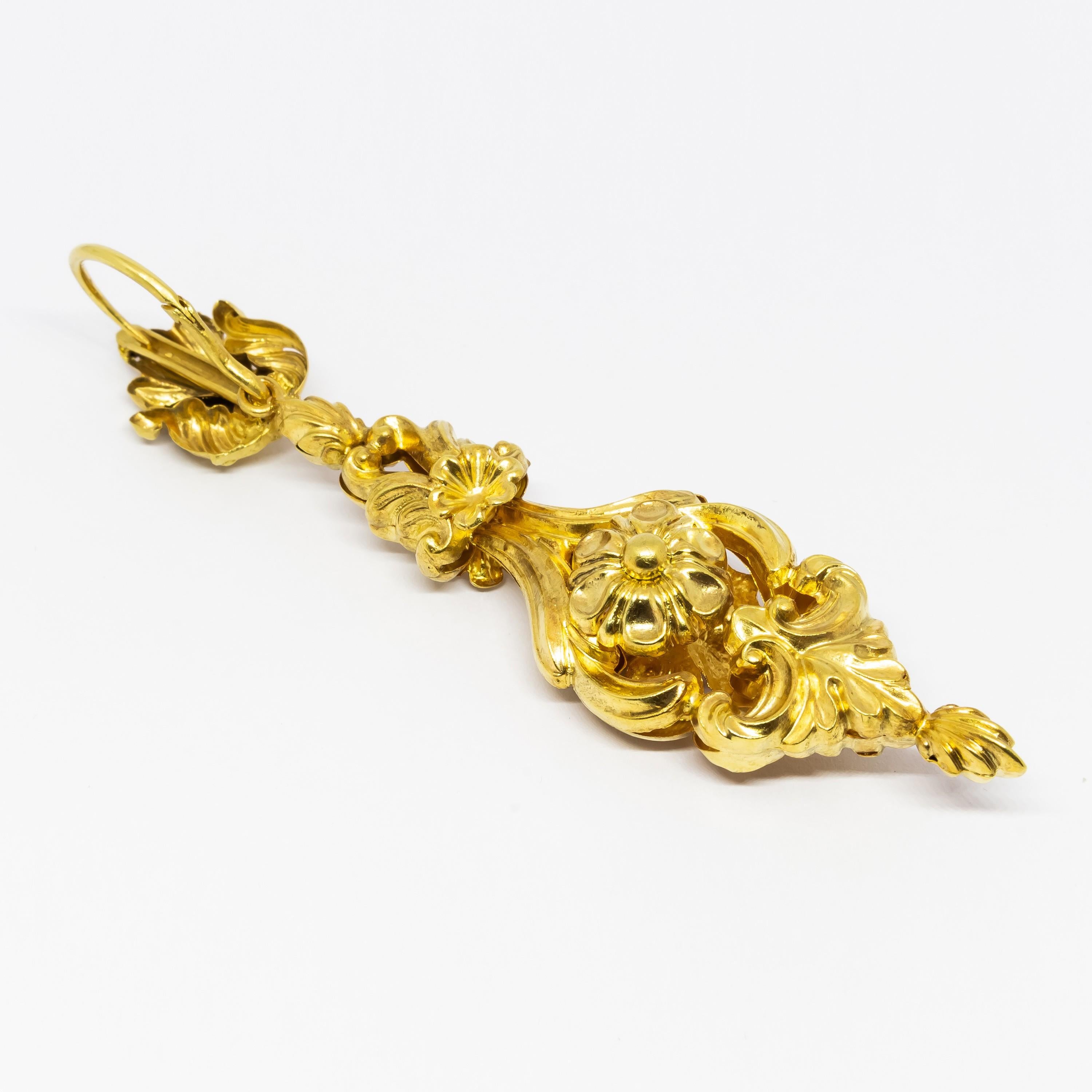 Women's Georgian Gold Reversible Drop Earrings, Circa 1820 For Sale