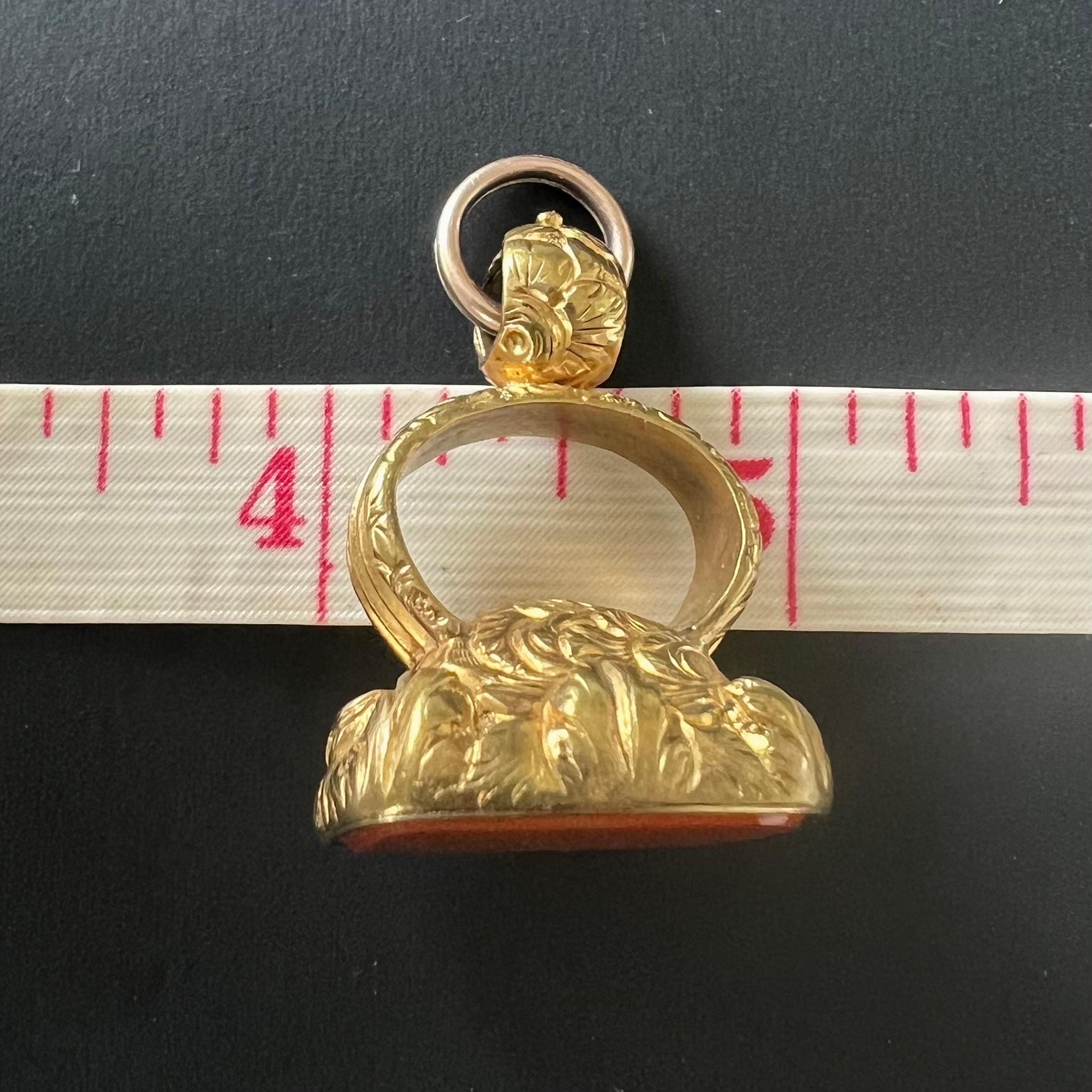 Ciondolo a forma di fogliame in oro georgiano antico con corniola grande e ciondolo a forma di fionda in vendita 2