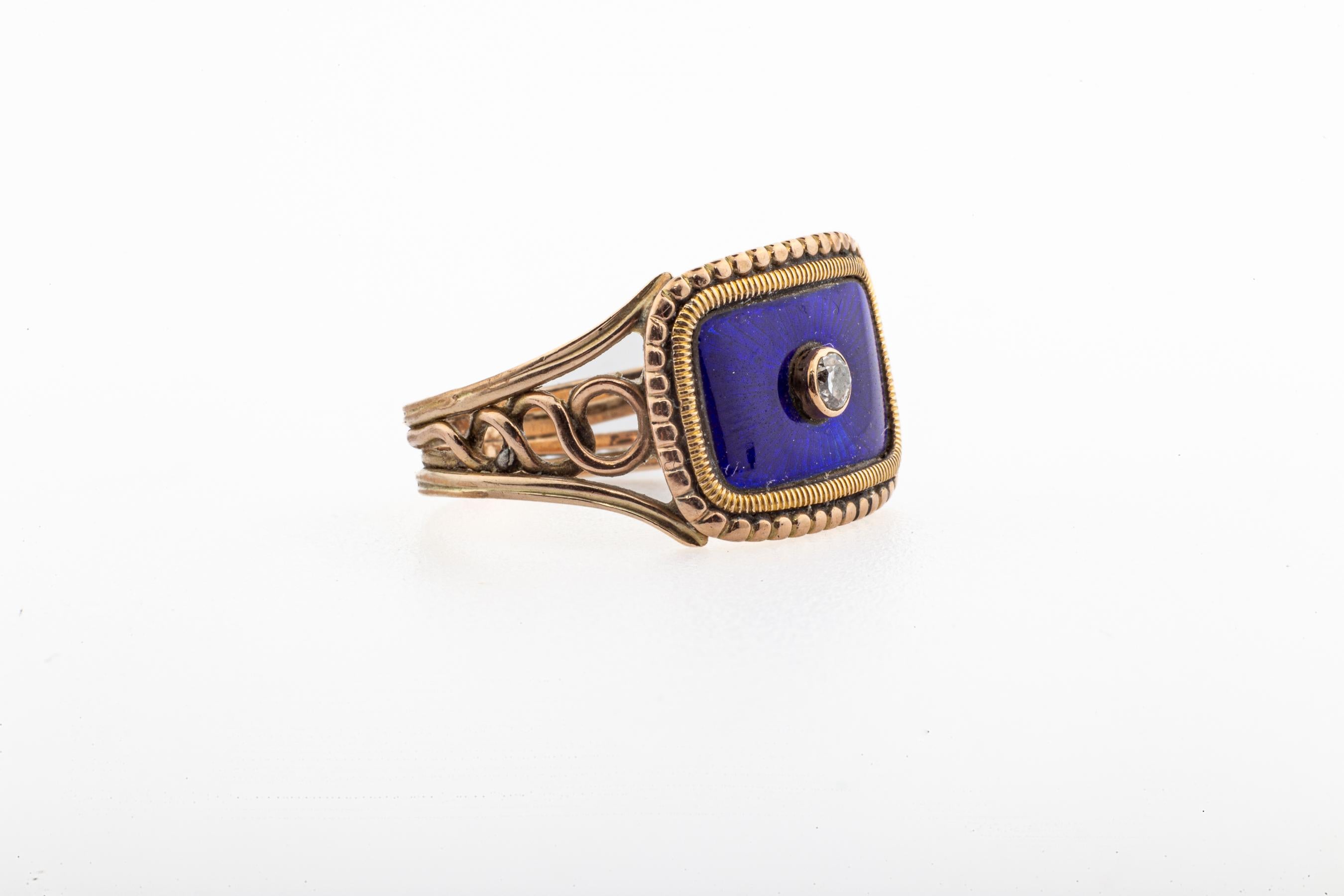 George III Bague géorgienne ancienne mine émaillée guillochée en or en vente