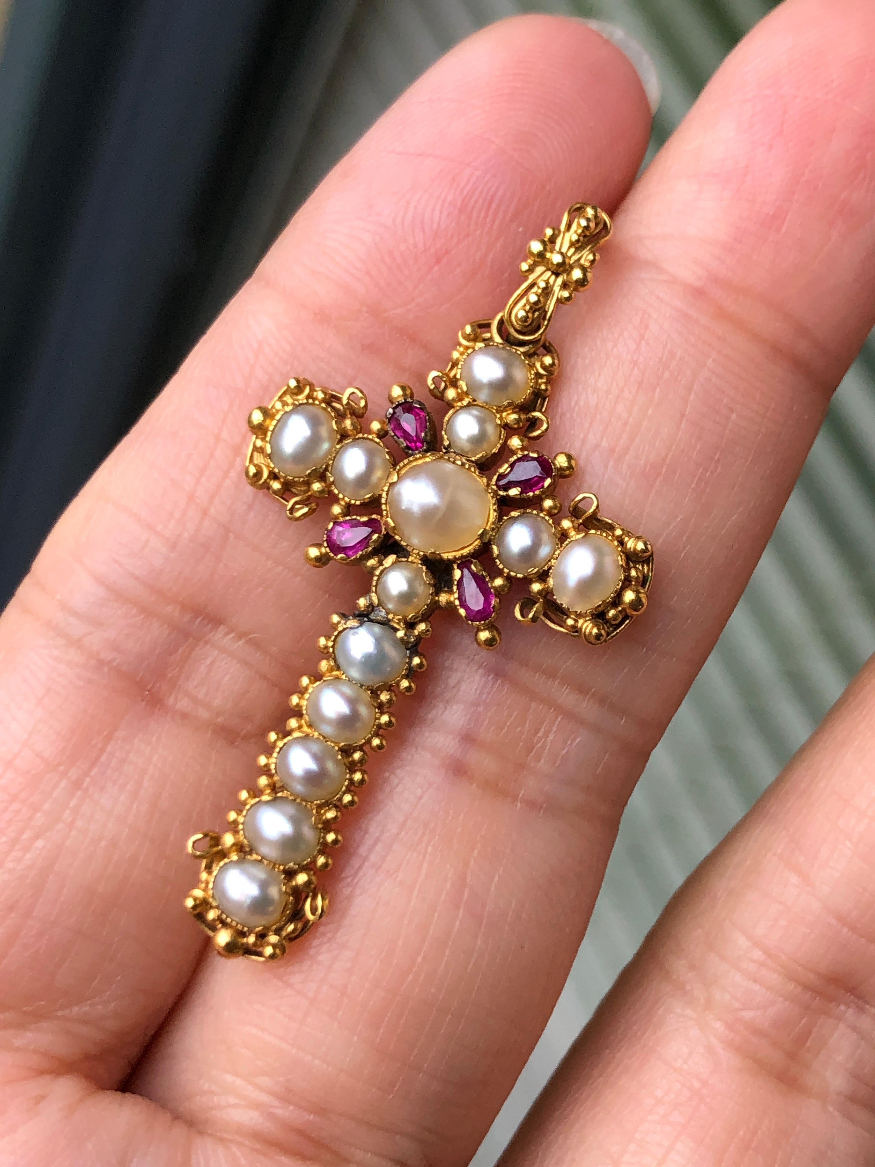 Georgian Gold Ruby and Pearl Cross Pendant In Excellent Condition In Banbury, GB