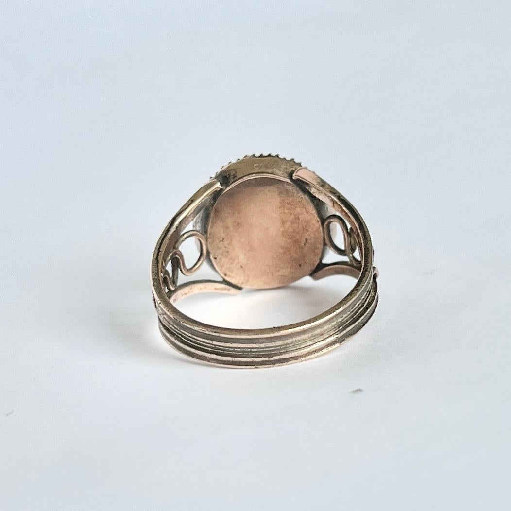 Georgianischer Ring aus 9 Karat Gold mit goldenem Topas, Perle im Zustand „Gut“ im Angebot in Chipping Campden, GB