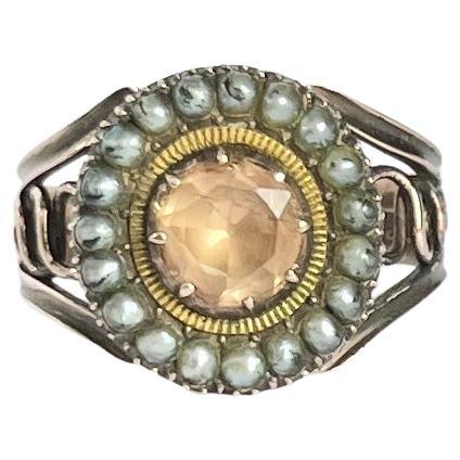 Georgianischer Ring aus 9 Karat Gold mit goldenem Topas, Perle