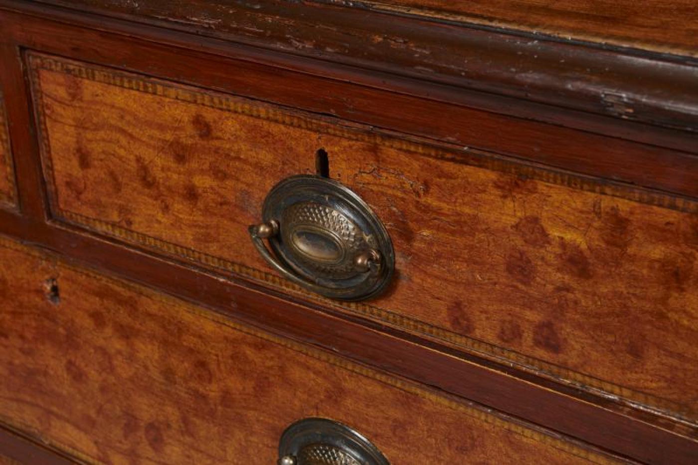 Georgian Grain Painted Chest of Drawers In Fair Condition For Sale In Greenwich, CT