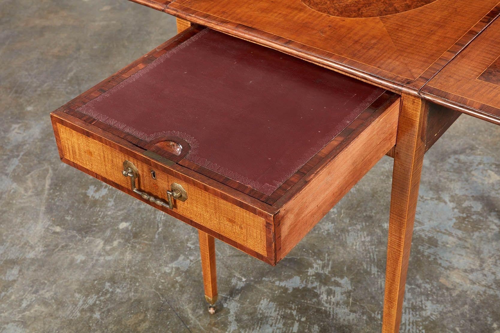 Georgianischer Harewood-Pembroke-Tisch im Angebot 7