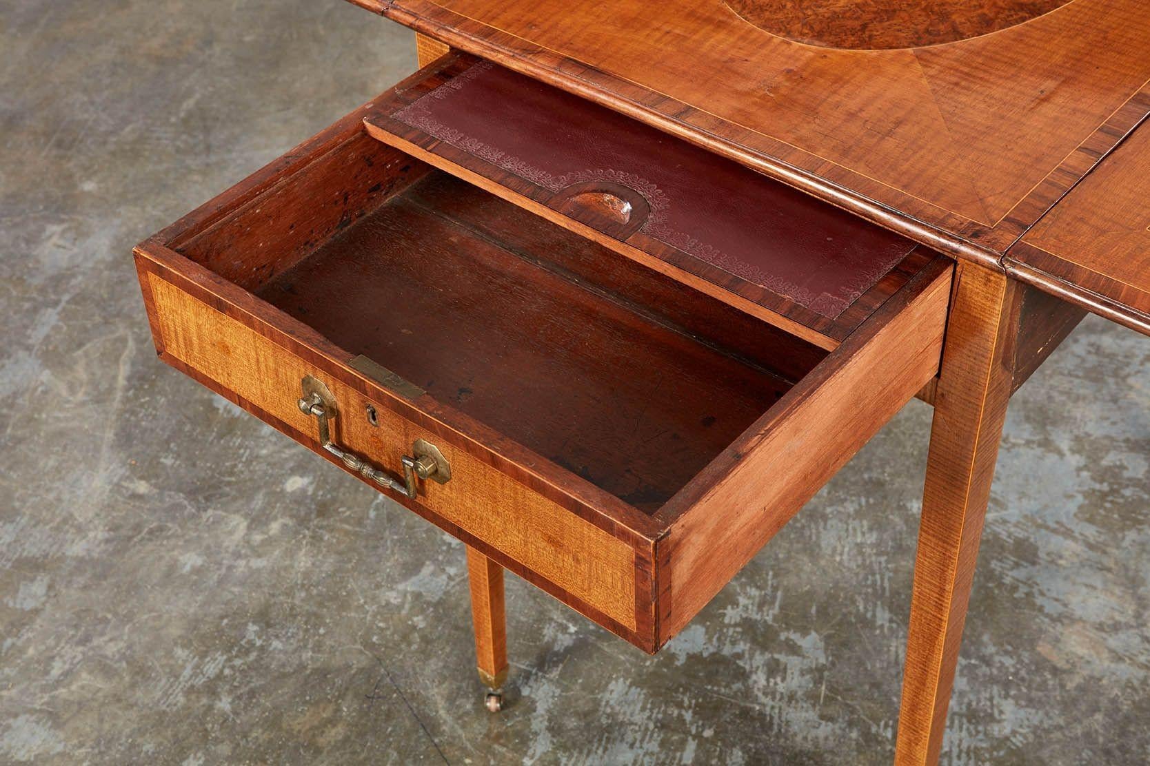 Georgianischer Harewood-Pembroke-Tisch im Angebot 8
