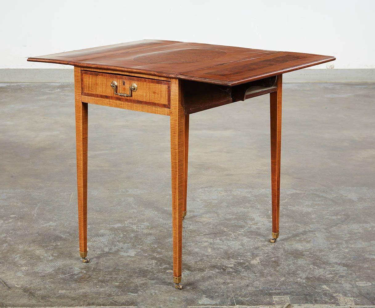 Georgianischer Harewood-Pembroke-Tisch (Intarsie) im Angebot