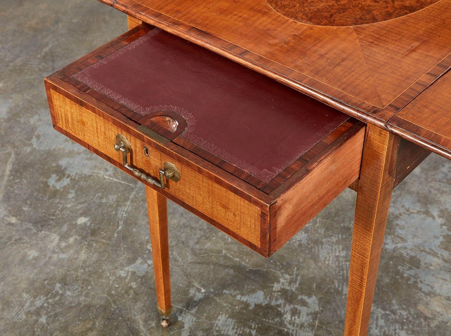 Georgianischer Harewood-Pembroke-Tisch im Angebot 1