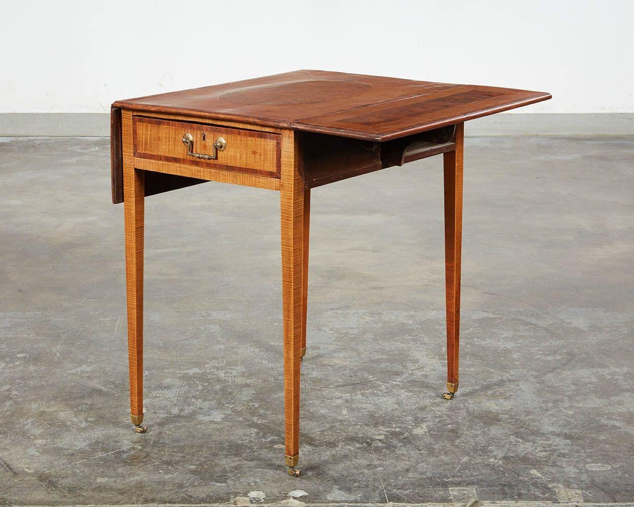 Georgianischer Harewood-Pembroke-Tisch im Angebot 2