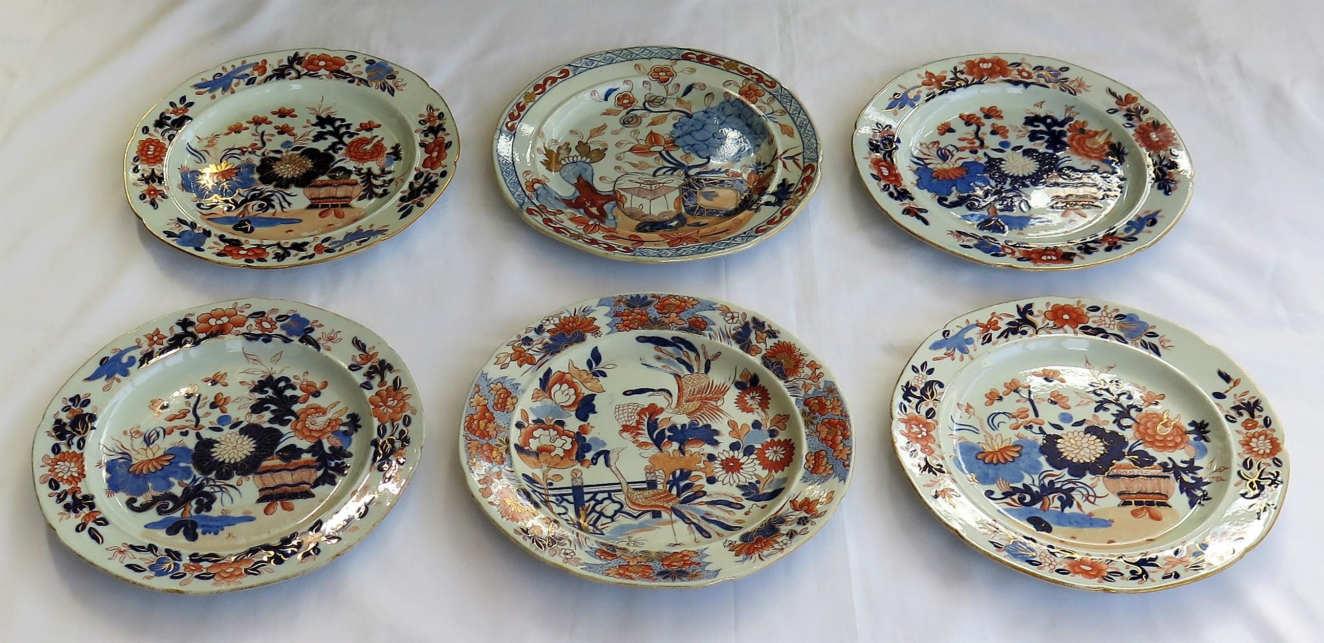 This is a harlequin set of six Mason's Ironstone dinner plates, all dating to the earliest English Georgian period, between 1813 and 1820.

All the dinner plates are circular with a notched rim and of the same nominal size of about 9.5 inches