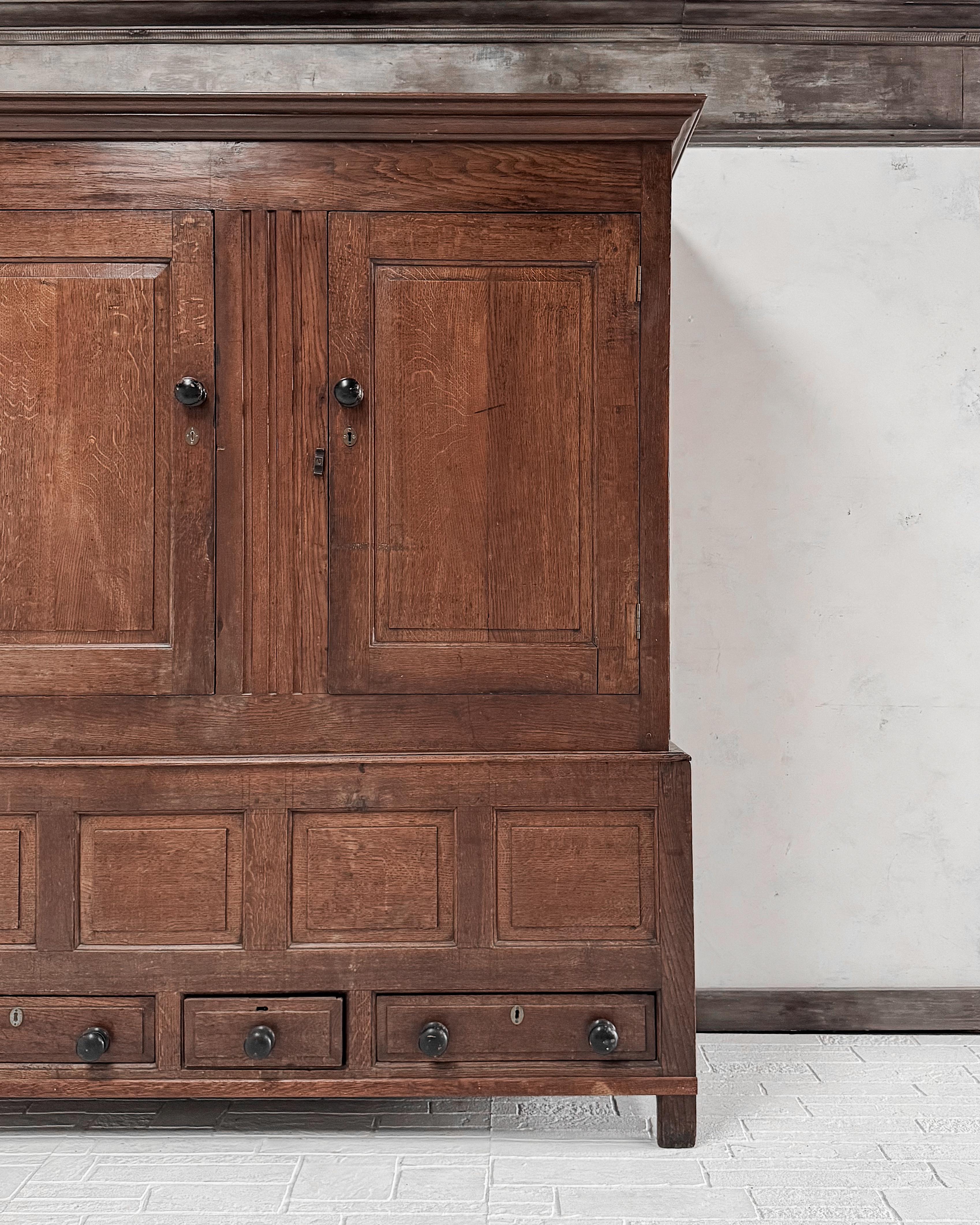 Legno Armadio georgiano per cavalli in vendita