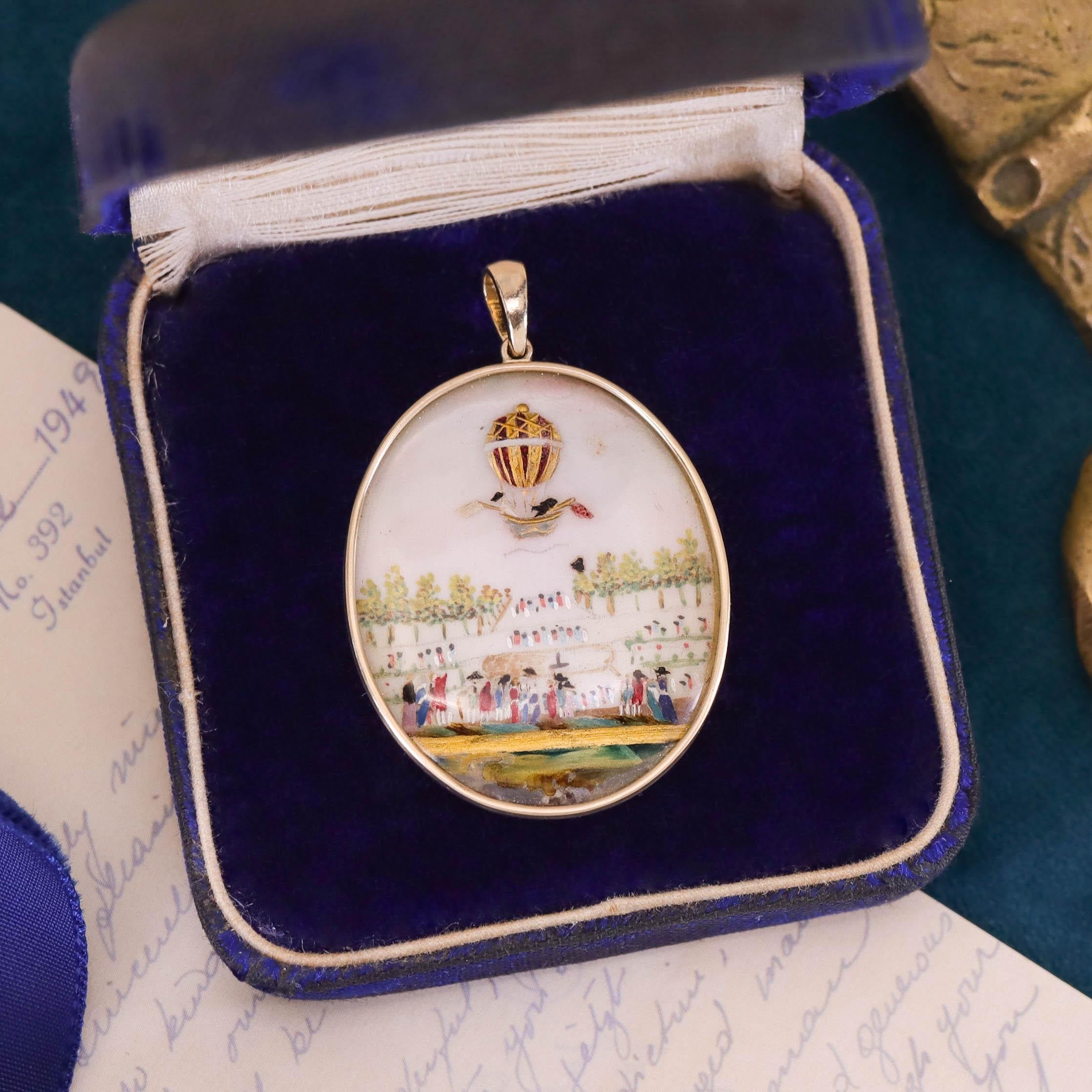 Georgian Hot Air Balloon Miniature Pendant of 14k Gold For Sale 1
