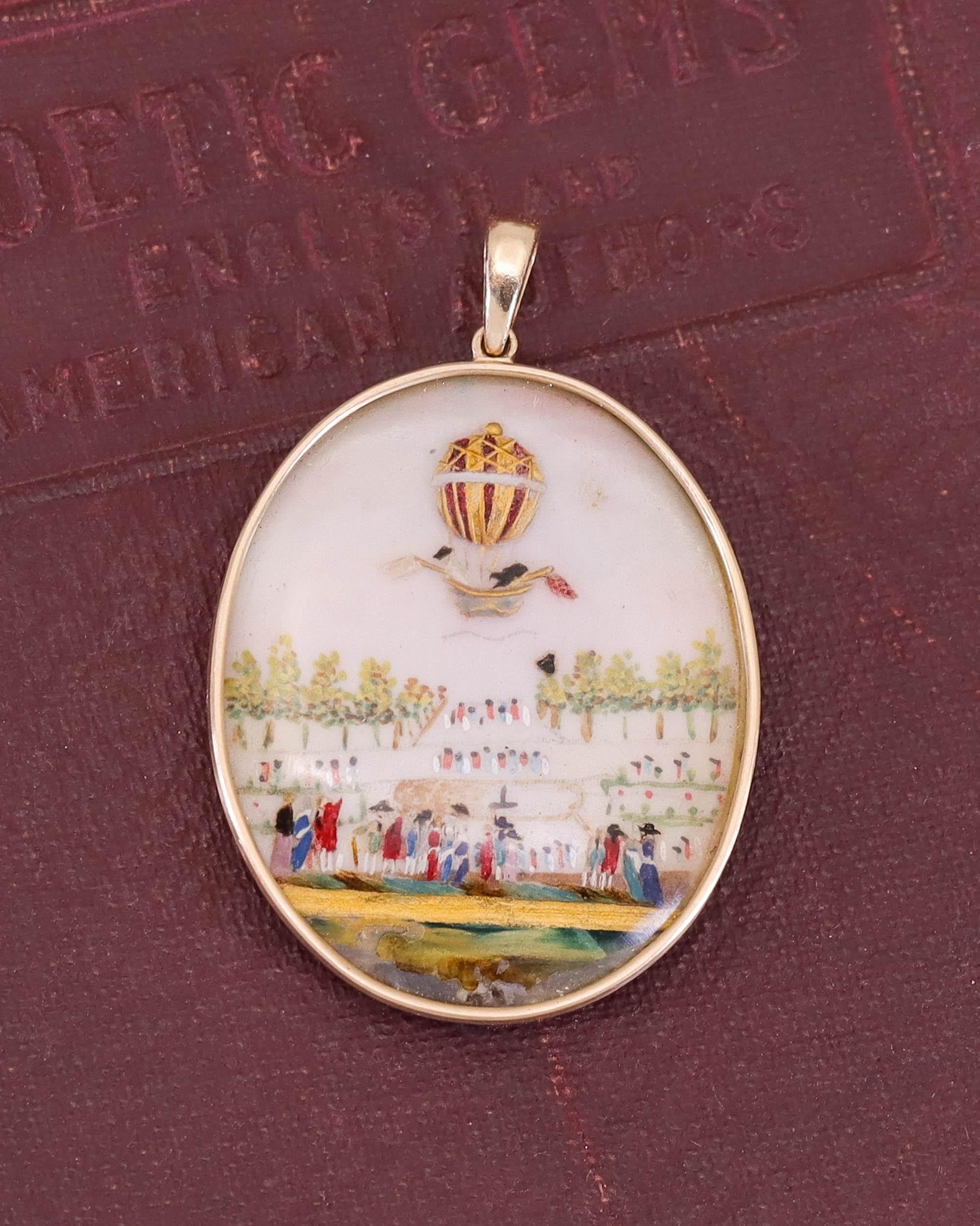 Ciondolo georgiano in miniatura a forma di mongolfiera in oro 14k in vendita 2