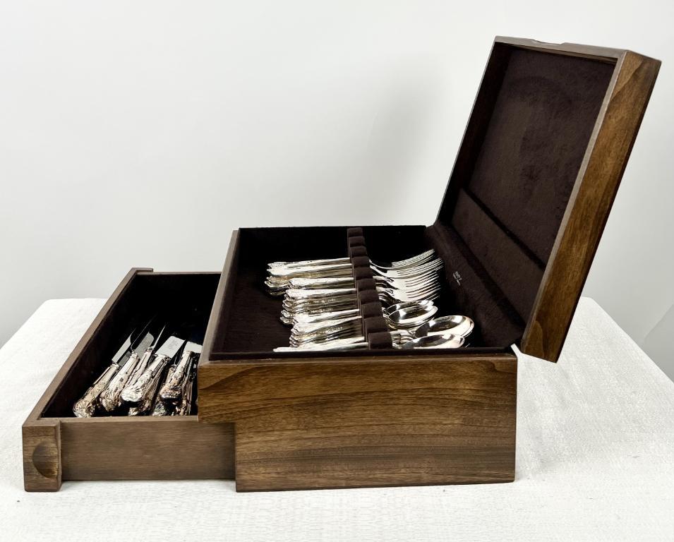 Georgian House Stainless Silverplate English Flatware with Original Box, 65 pcs For Sale 7