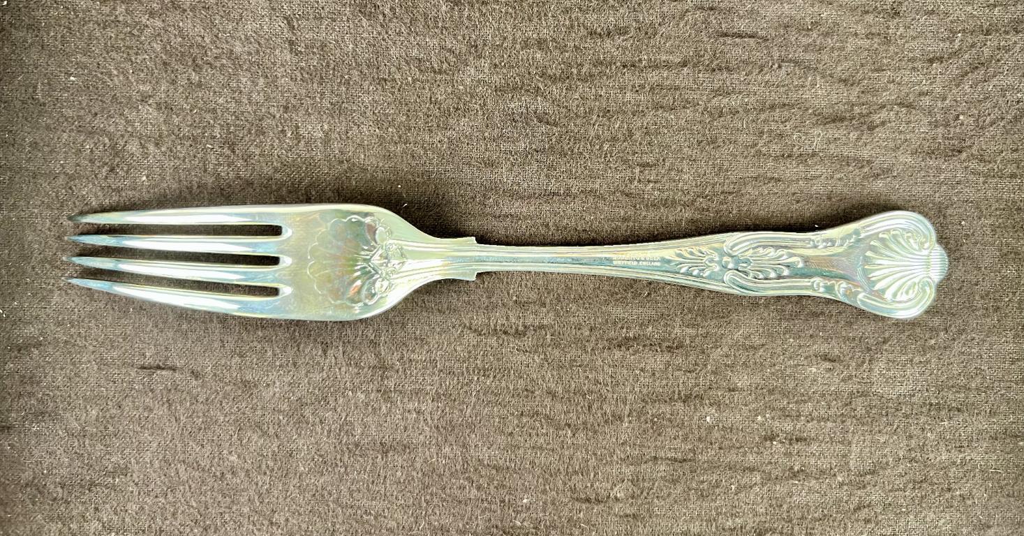 Georgian House Stainless Silverplate English Flatware with Original Box, 65 pcs For Sale 1