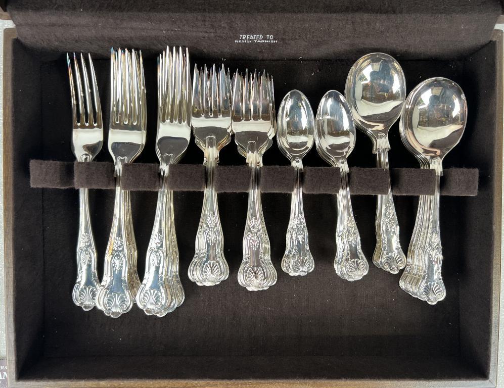 Georgian House Stainless Silverplate English Flatware with Original Box, 65 pcs For Sale 4