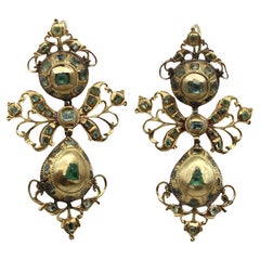 Boucles d'oreilles géorgiennes ibériques en or 18 carats avec émeraude pendeloque