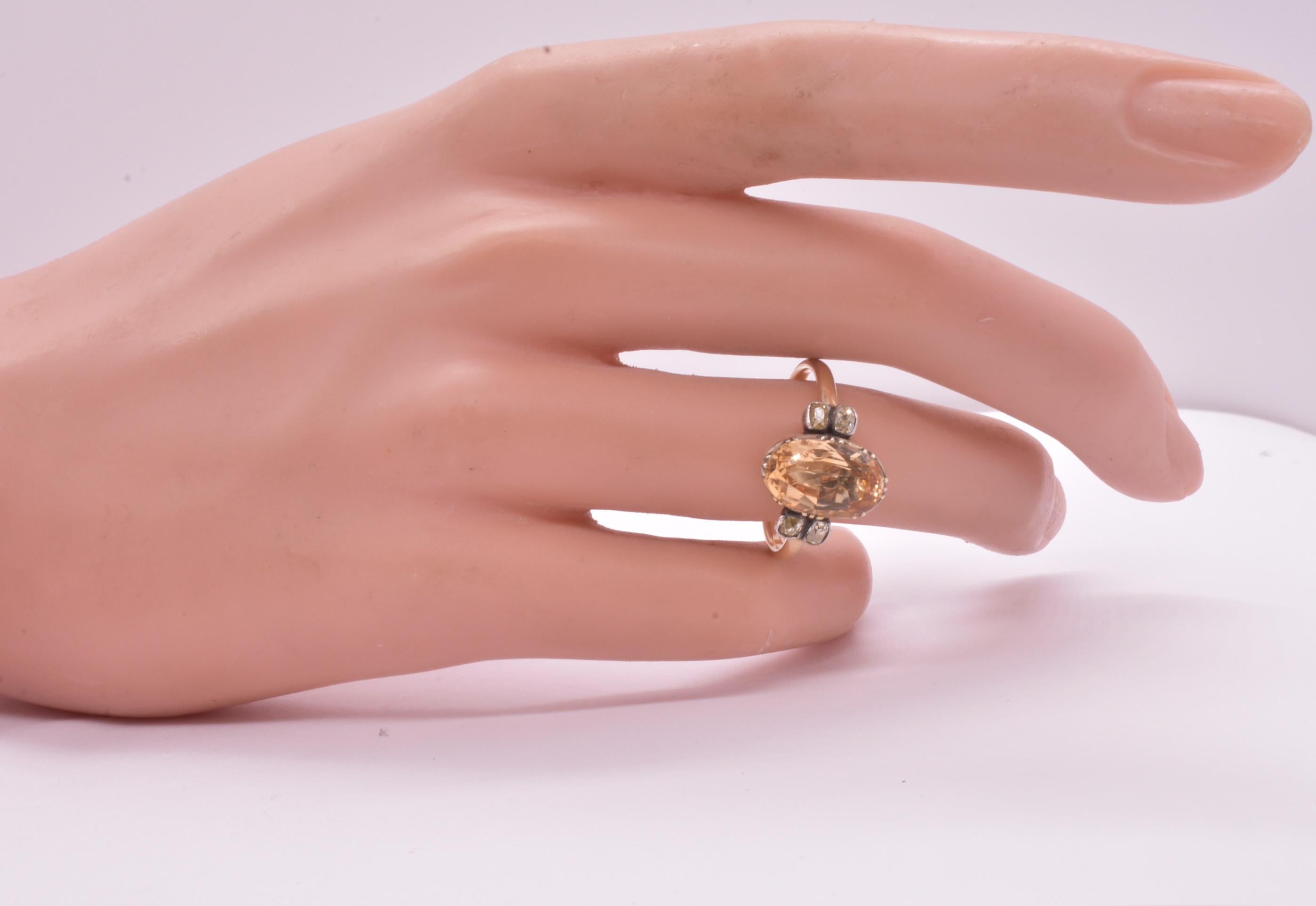 Georgianischer kaiserlicher Topas Solitär-Ring mit Diamanten flankiert von Diamanten im Zustand „Hervorragend“ in Baltimore, MD