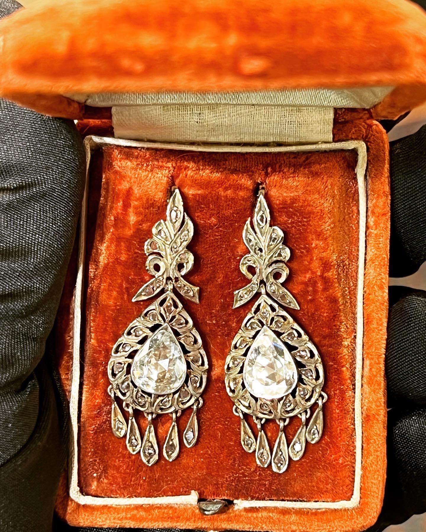 An absolutely superb pair of rose-cut diamond earrings from the Georgian ( 1830s ) era.
these incredible earrings are crafted in 9k gold-topped silver and feature a sparkling array of rose cut diamonds , approximately 6 carats , F/G color , VVS