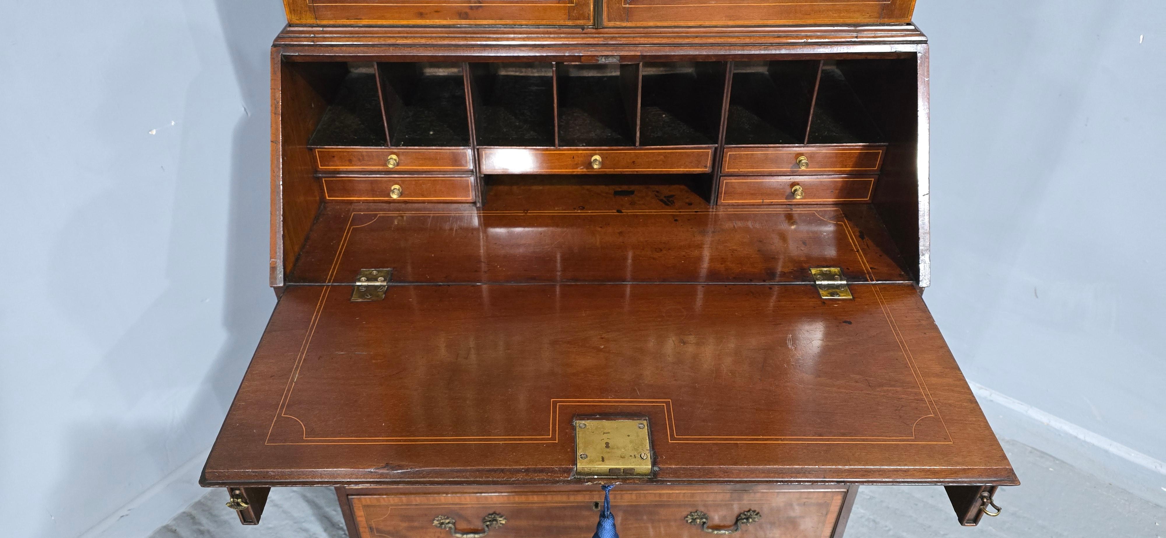 Libreria da ufficio intarsiata georgiana in vendita 5