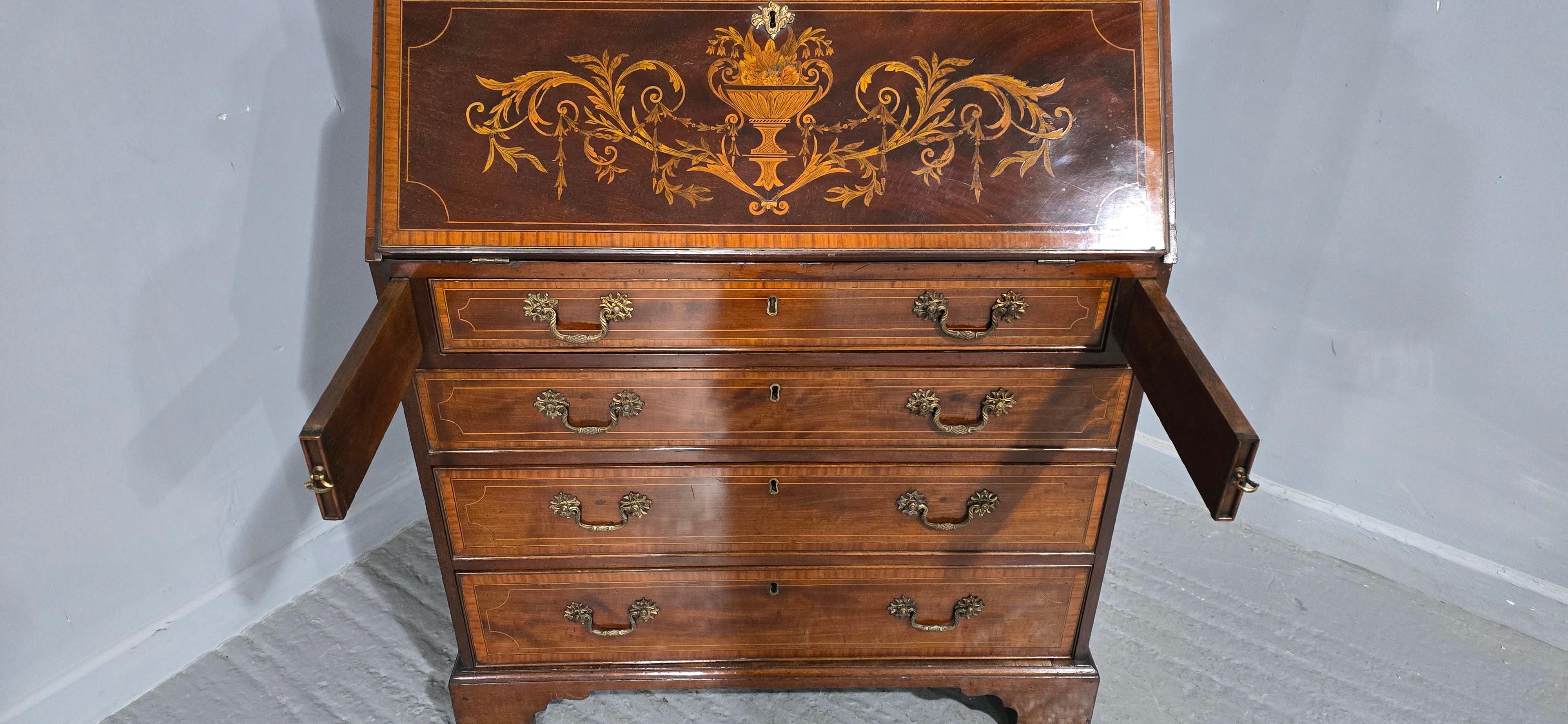 Libreria da ufficio intarsiata georgiana in vendita 8