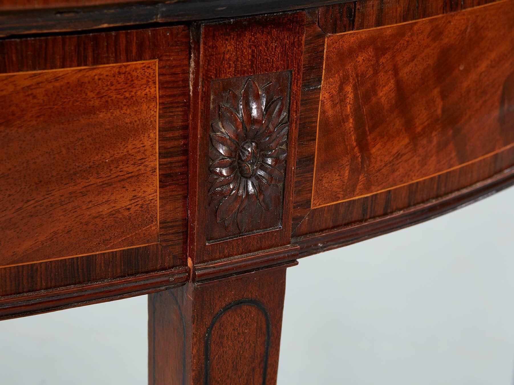 Georgianischer Demilune-Tisch mit Intarsien (Seidenholz) im Angebot