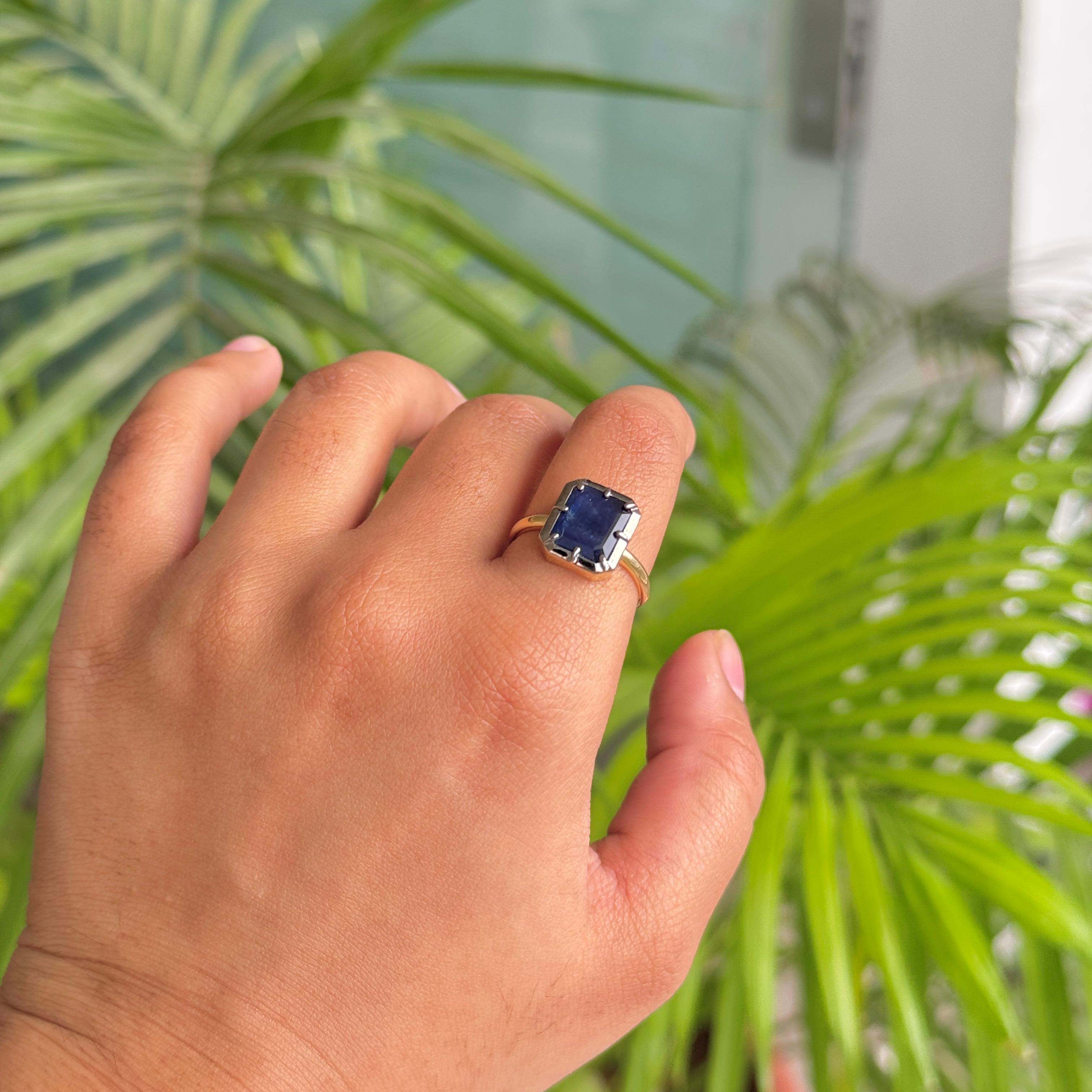 En vente :  Bague d'inspiration géorgienne en or jaune 18 carats avec saphir bleu profond de 2,75 carats 10