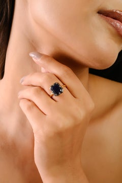 Anillo de oro amarillo de 18 quilates inspirado en Georgia con zafiro azul profundo de 2,75 quilates