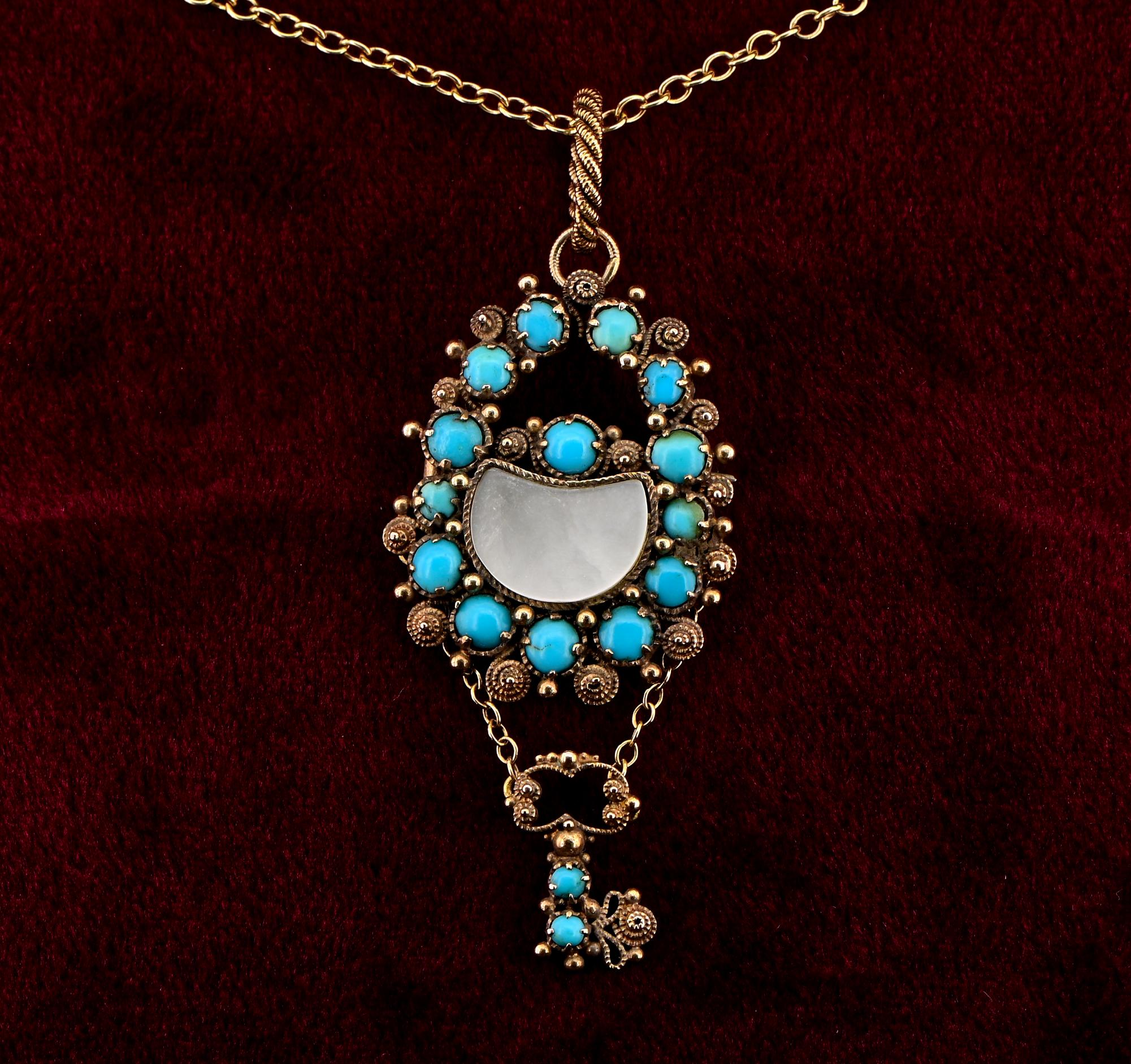 Georgian Symbol of Love
Georgian period ‘Key to my Heart’ pendant, 1810 ca
Rare love token from the period, hand crafted of solid 18 Kt gold, lovely padlock enhanced by natural Turquoise cabochons and a centre Mother of Pearl crescent moon shaped,