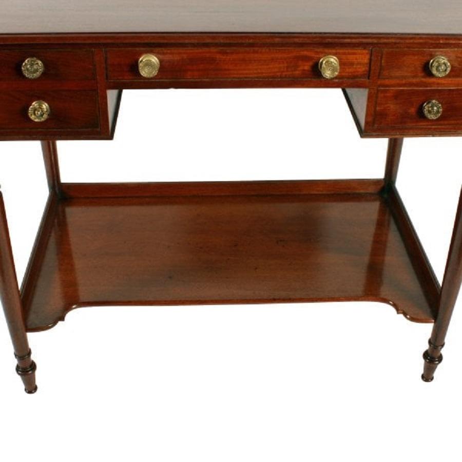 Georgian Kneehole Dressing Table, 19th Century In Good Condition For Sale In London, GB