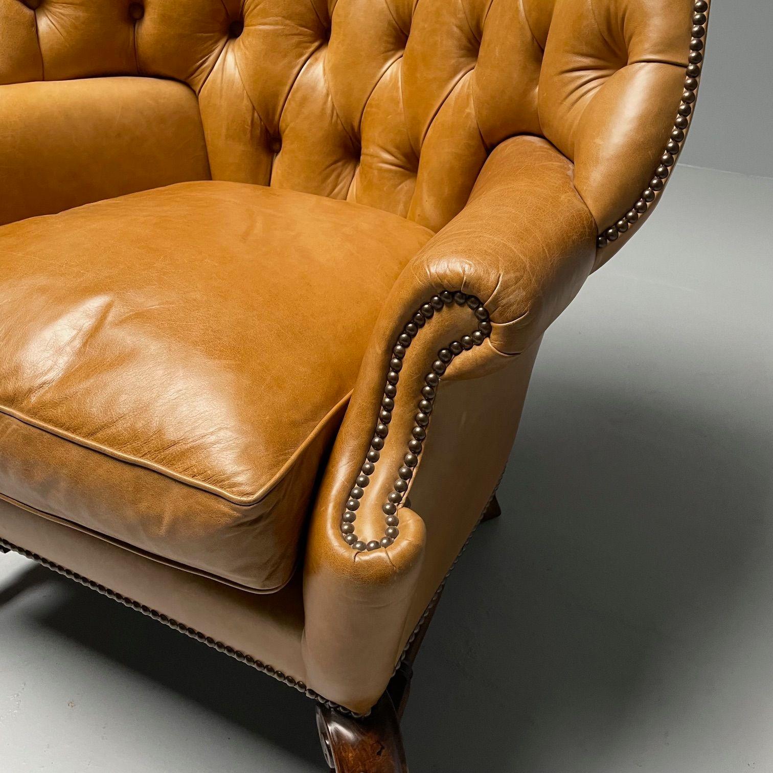 Grands fauteuils de salon et poufs géorgiens, cuir brun clair, États-Unis, années 2000 en vente 3