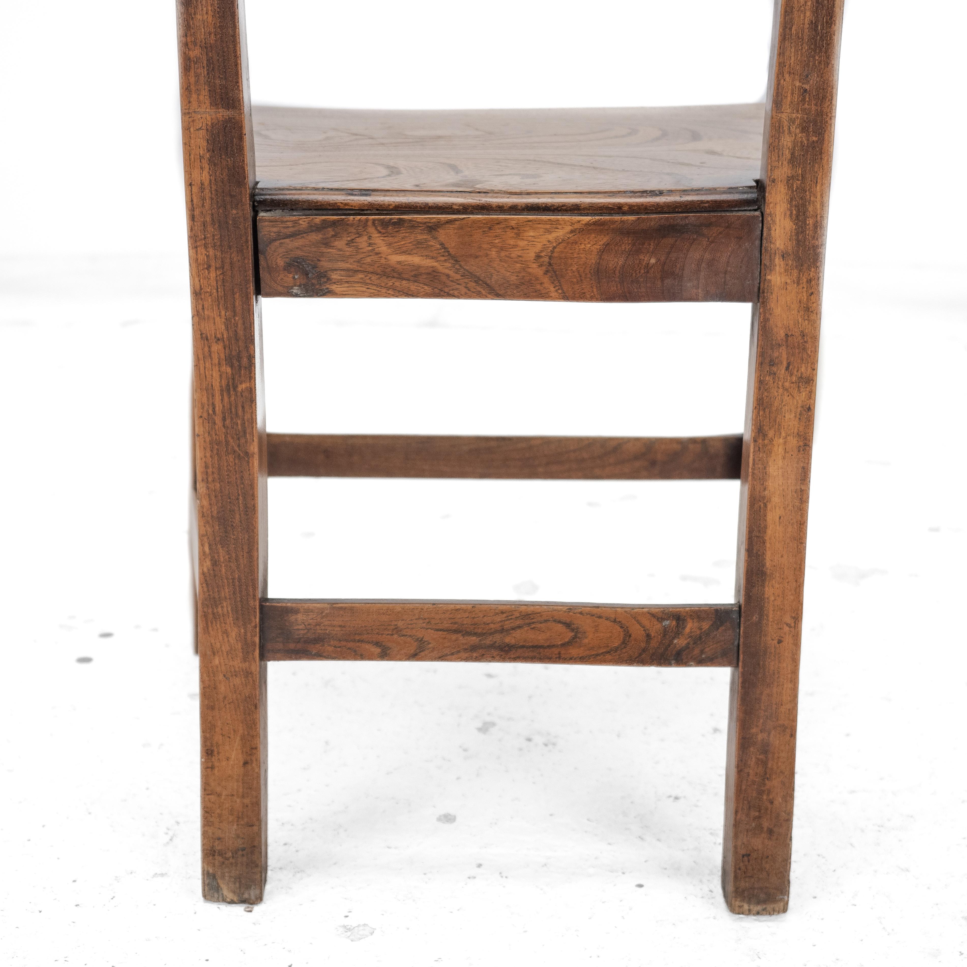 Chaise de campagne en orme et noyer de la fin du XVIIIe siècle (George III Hall Dining) en vente 12