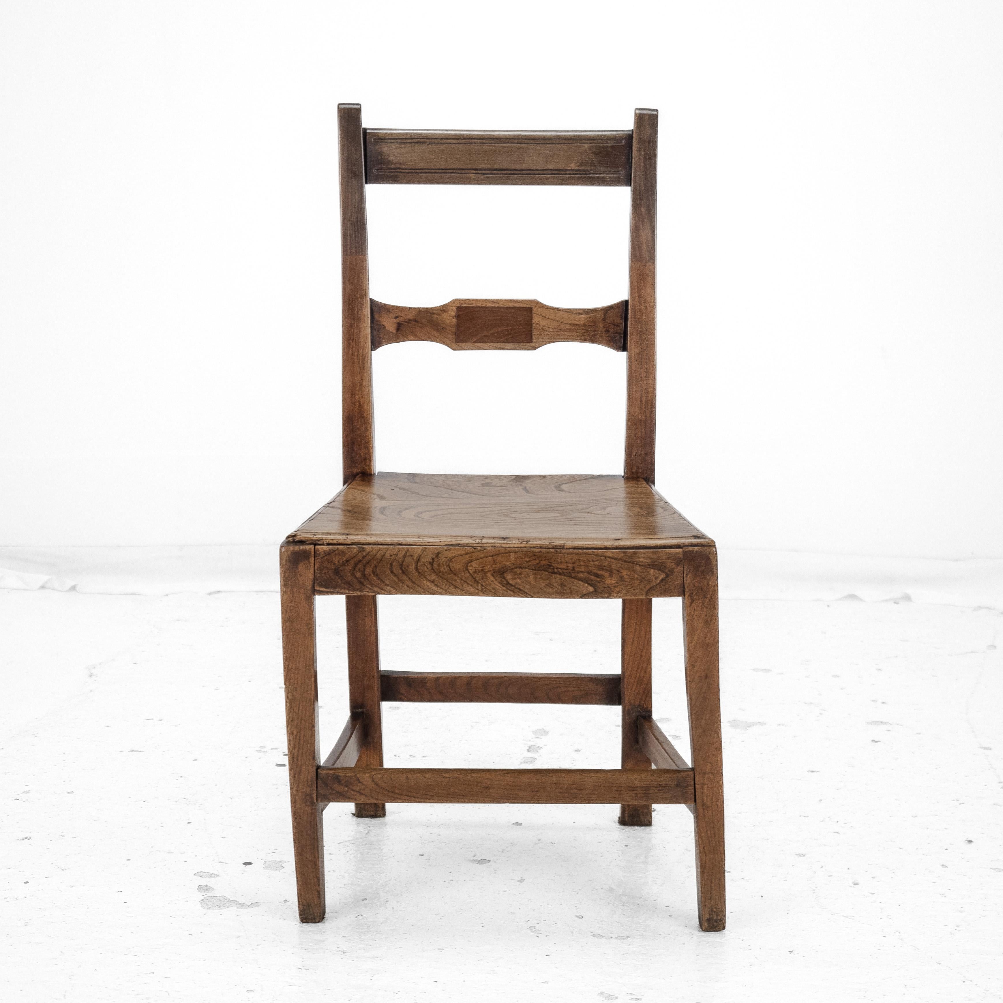 Chaise de campagne en orme et noyer de la fin du XVIIIe siècle (George III Hall Dining) Bon état - En vente à Leeds, GB